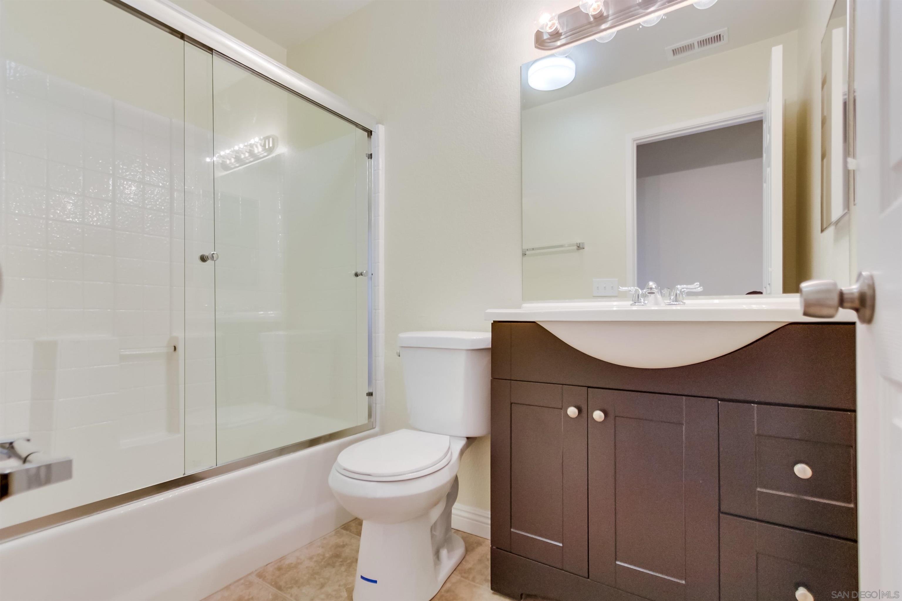 Detail Gallery Image 27 of 37 For 1201  Trapani Cv  4, Chula Vista,  CA 91915 - 3 Beds | 2/1 Baths