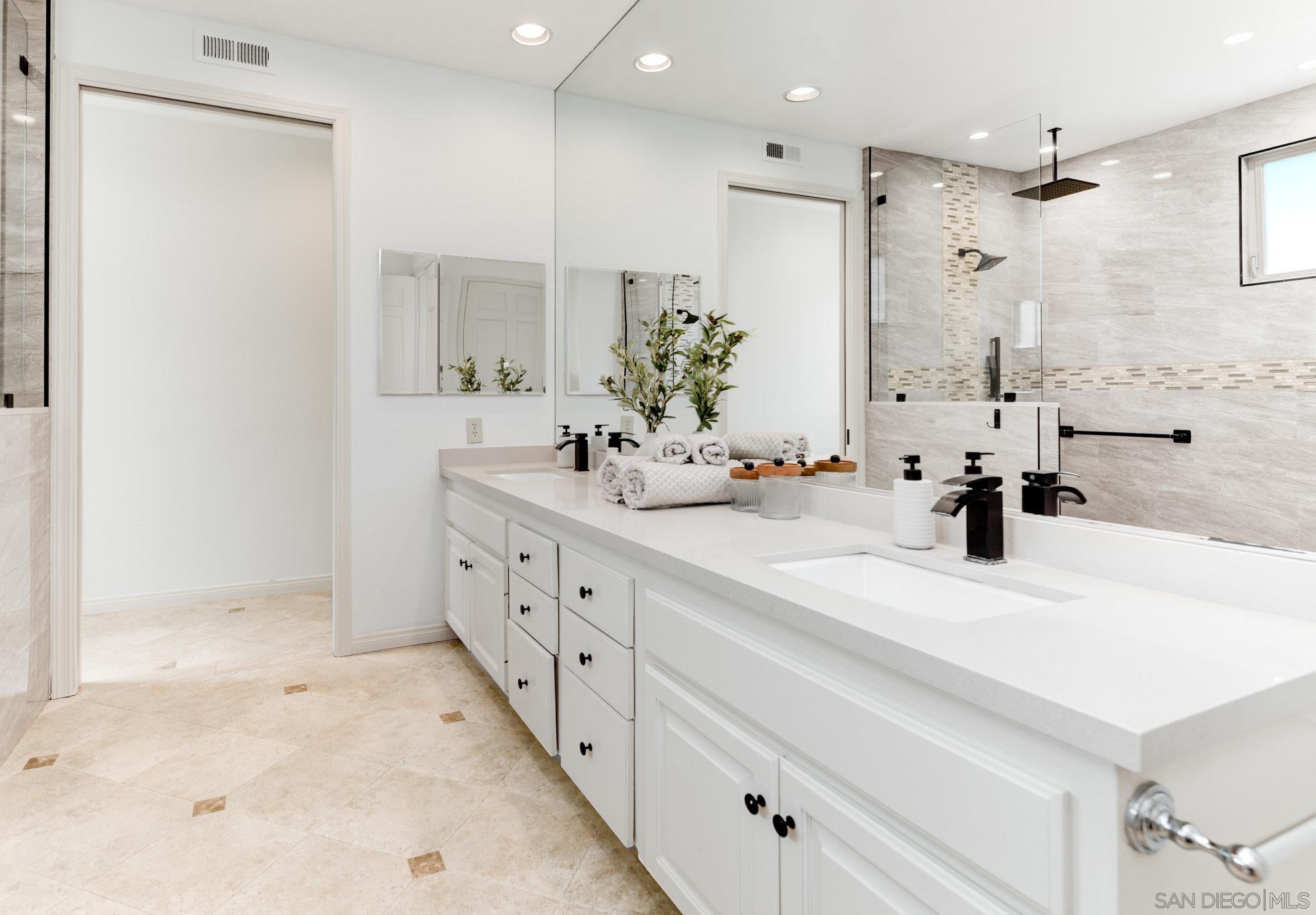 Detail Gallery Image 17 of 33 For 14231  Fox Run Row, San Diego,  CA 92130 - 3 Beds | 2/1 Baths