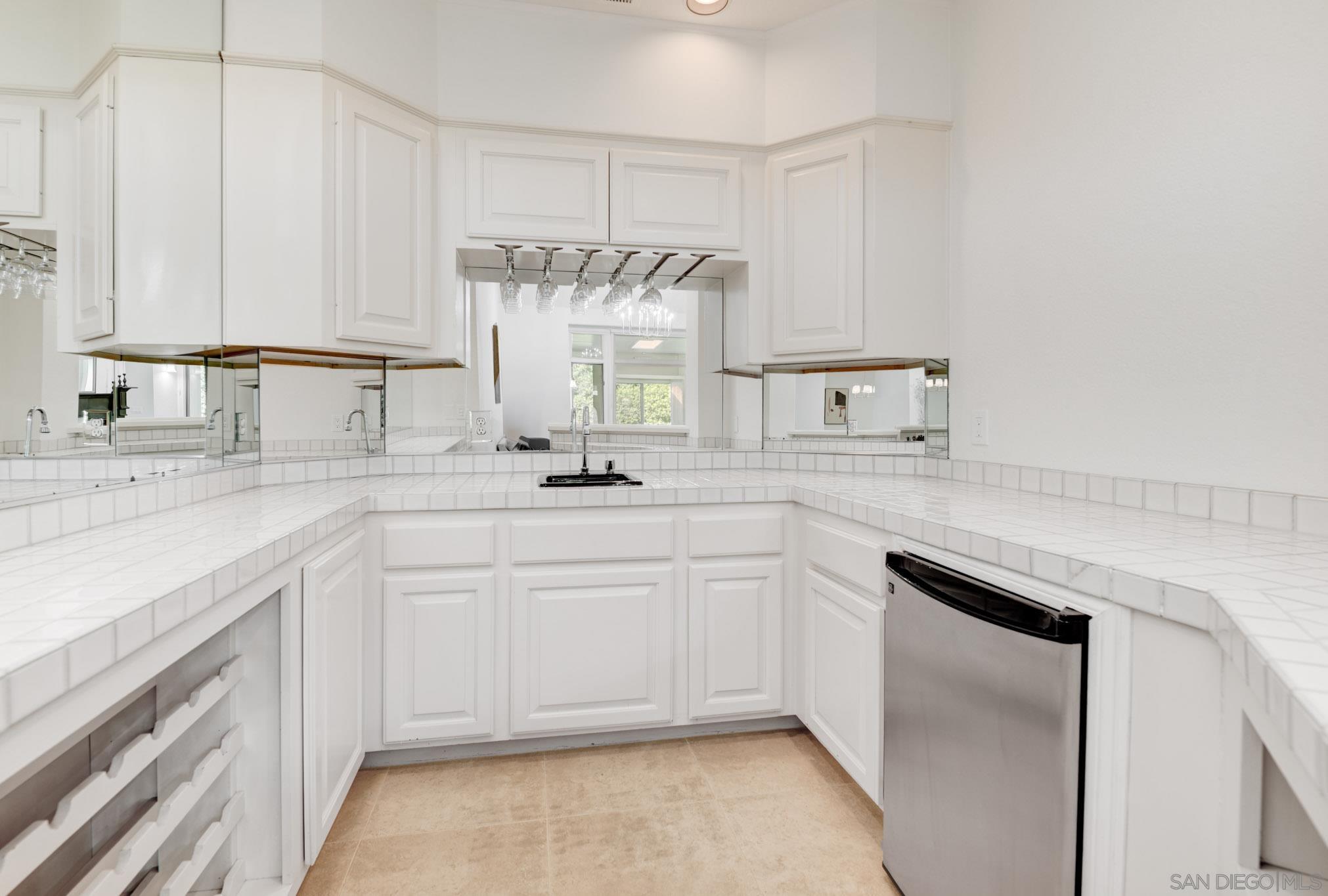 Detail Gallery Image 22 of 33 For 14231  Fox Run Row, San Diego,  CA 92130 - 3 Beds | 2/1 Baths