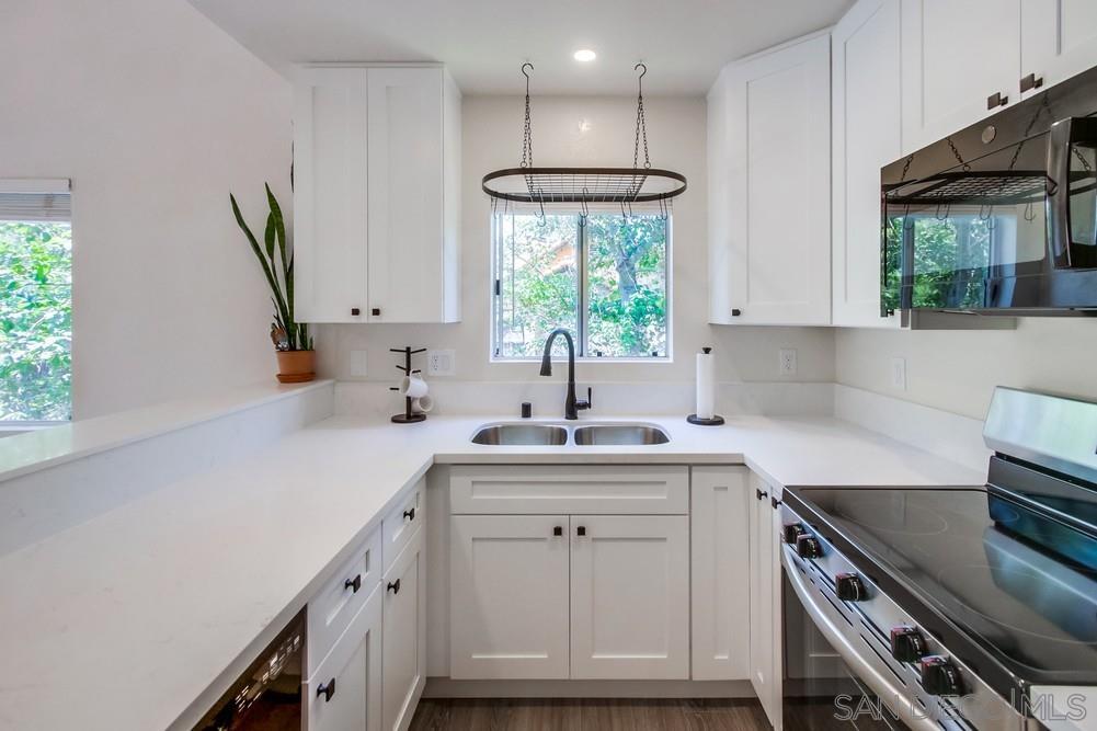 Detail Gallery Image 12 of 36 For 11215  Avenida De Los Lobos  D, San Diego,  CA 92127 - 2 Beds | 2 Baths