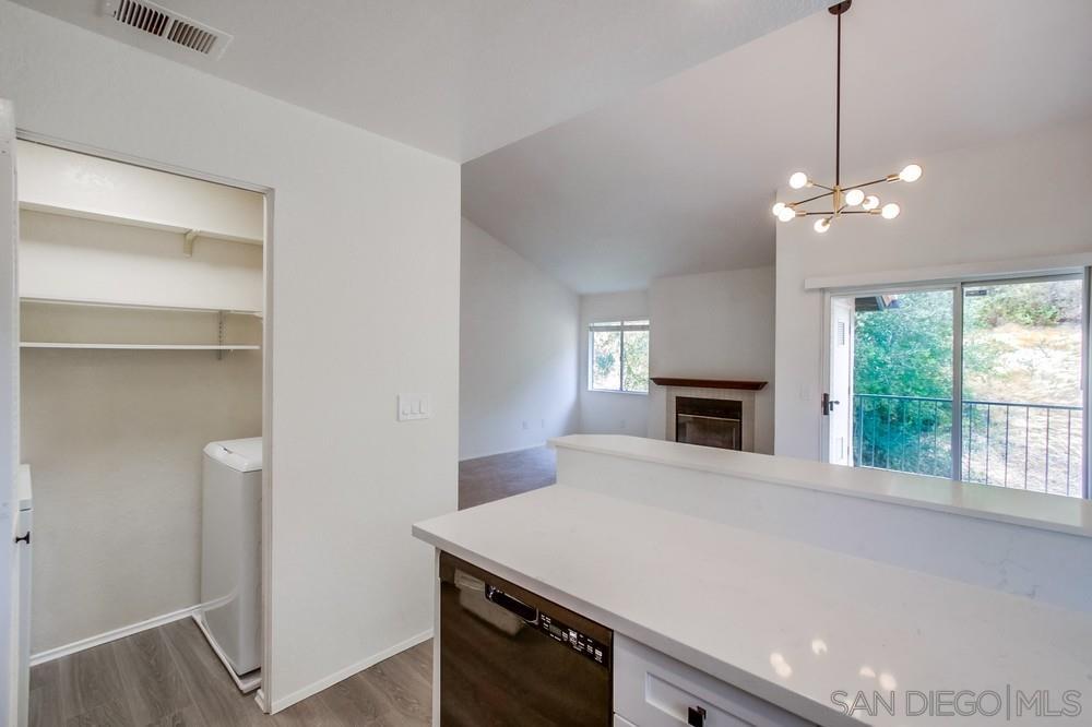 Detail Gallery Image 14 of 36 For 11215  Avenida De Los Lobos  D, San Diego,  CA 92127 - 2 Beds | 2 Baths