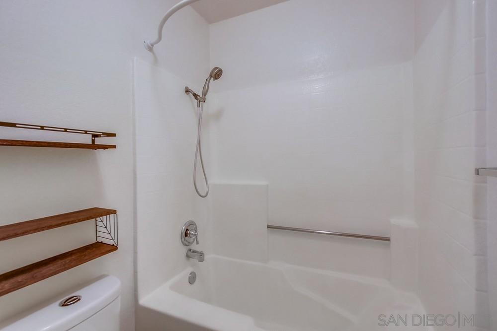 Detail Gallery Image 25 of 36 For 11215  Avenida De Los Lobos  D, San Diego,  CA 92127 - 2 Beds | 2 Baths