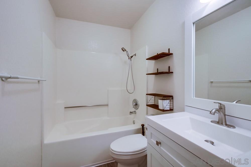 Detail Gallery Image 26 of 36 For 11215  Avenida De Los Lobos  D, San Diego,  CA 92127 - 2 Beds | 2 Baths