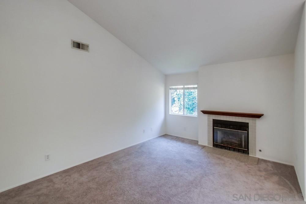 Detail Gallery Image 6 of 36 For 11215  Avenida De Los Lobos  D, San Diego,  CA 92127 - 2 Beds | 2 Baths