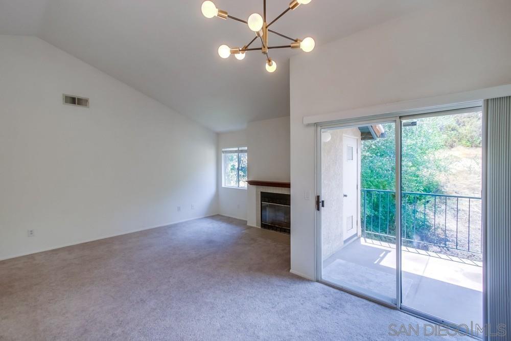 Detail Gallery Image 7 of 36 For 11215  Avenida De Los Lobos  D, San Diego,  CA 92127 - 2 Beds | 2 Baths