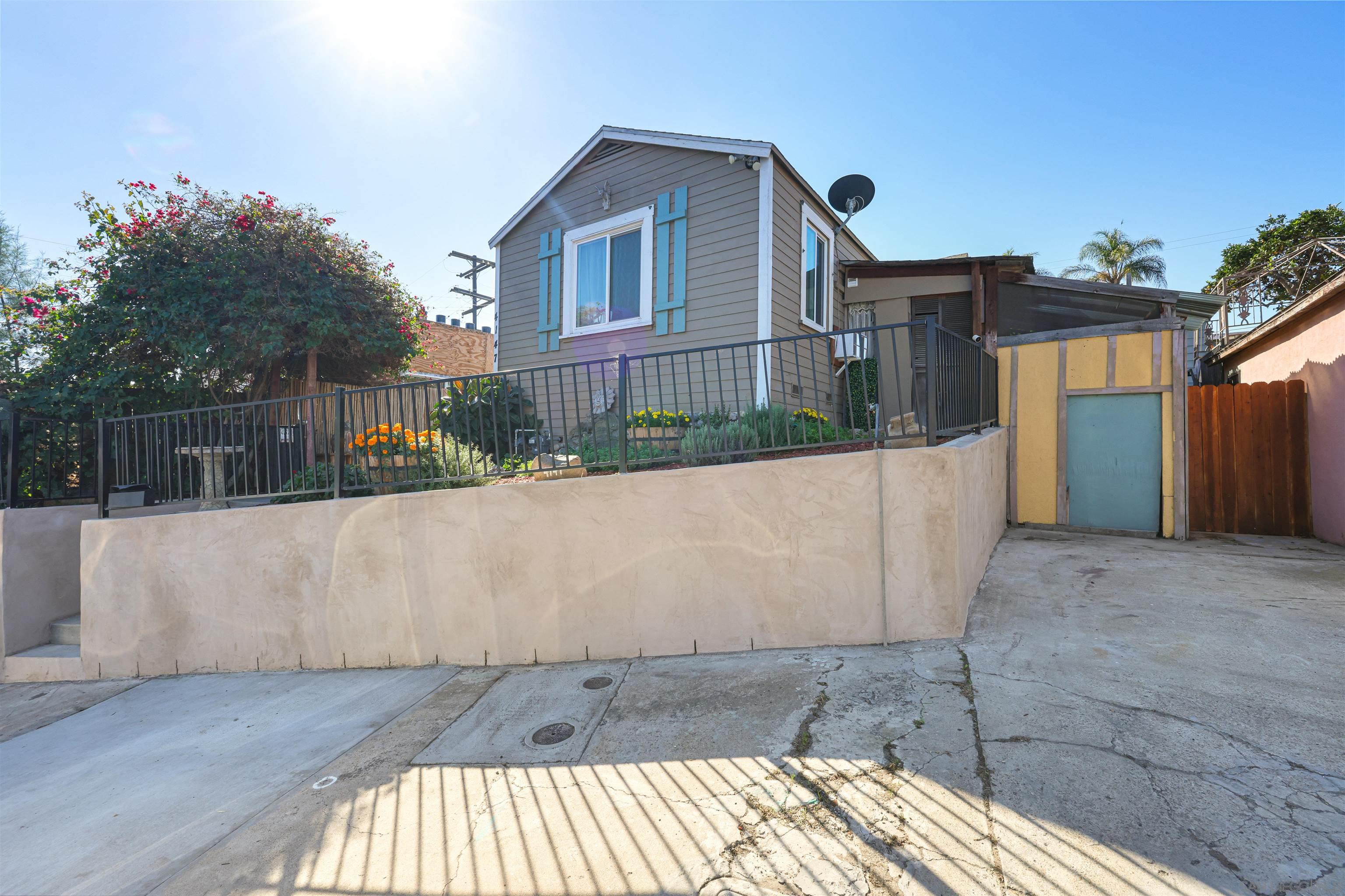 Detail Gallery Image 10 of 36 For 4147  San Miguel Ave, San Diego,  CA 92113 - 2 Beds | 1/1 Baths