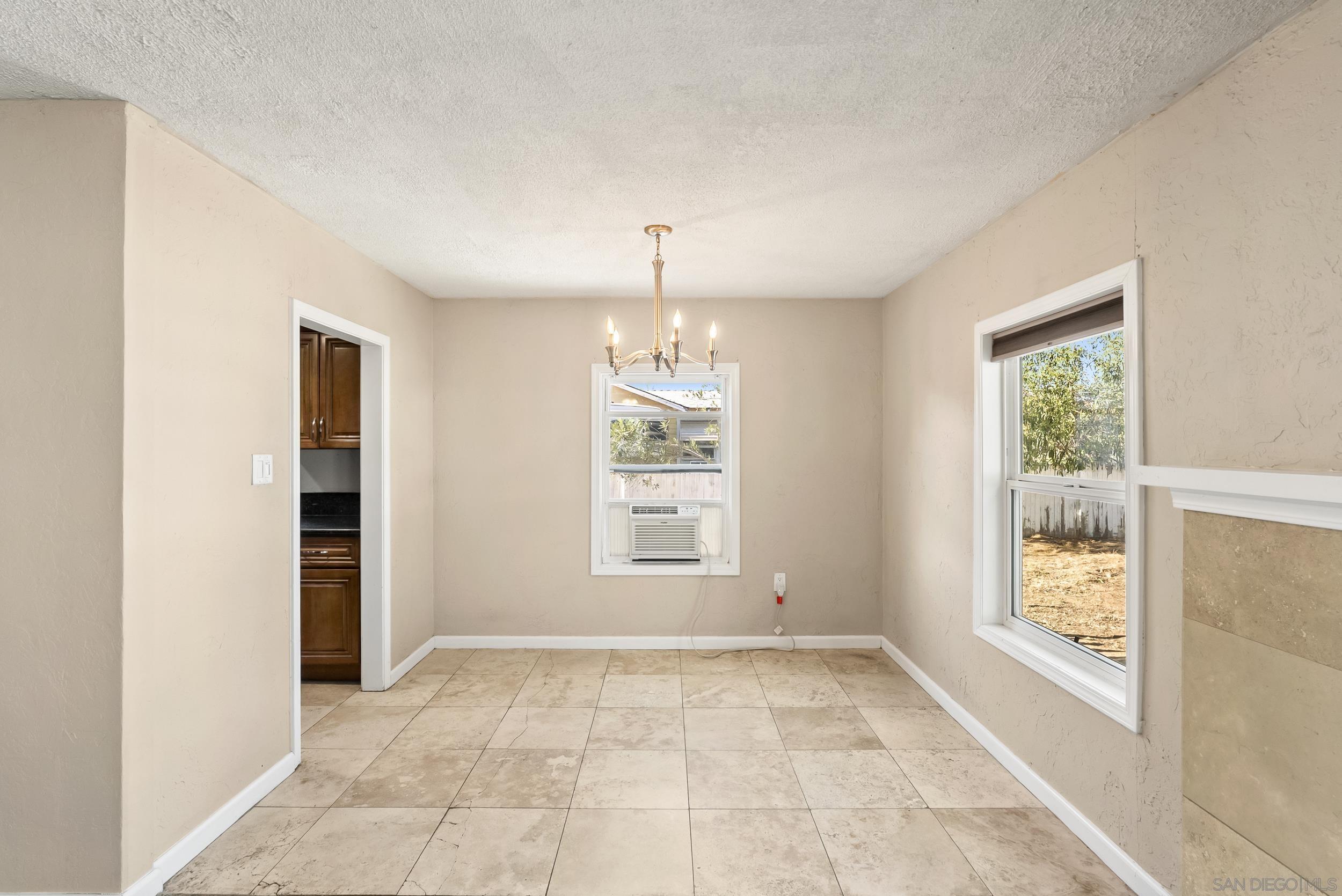 Detail Gallery Image 13 of 48 For 615  10th St, Ramona,  CA 92065 - 3 Beds | 2 Baths