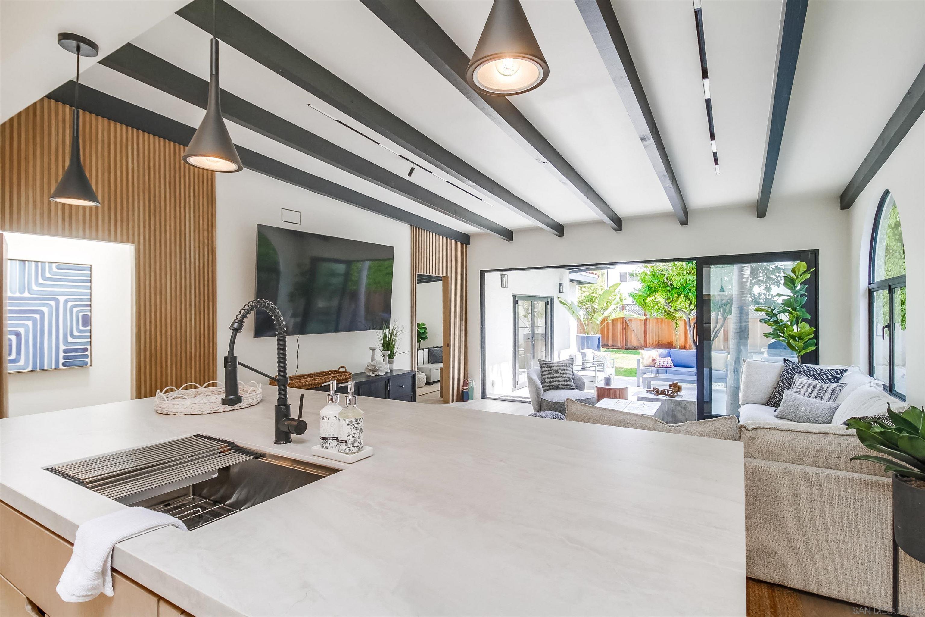 Detail Gallery Image 9 of 38 For 1855  Reed, San Diego,  CA 92109 - 3 Beds | 2/1 Baths