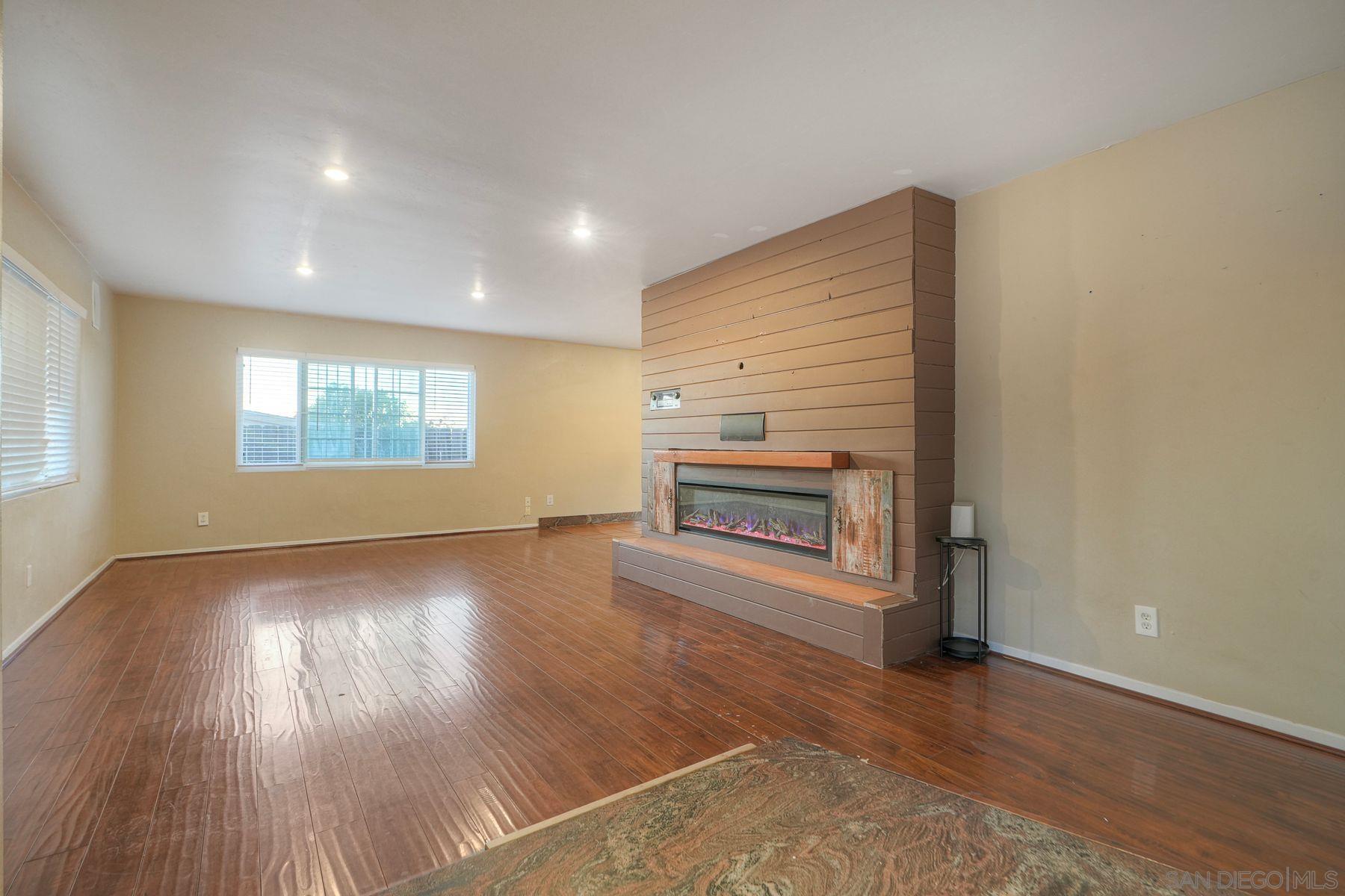 Detail Gallery Image 4 of 39 For 10226  Ramona Dr, Spring Valley,  CA 91977 - 3 Beds | 2 Baths