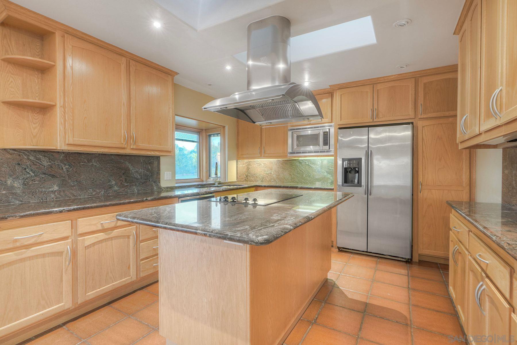 Detail Gallery Image 10 of 39 For 10226  Ramona Dr, Spring Valley,  CA 91977 - 3 Beds | 2 Baths