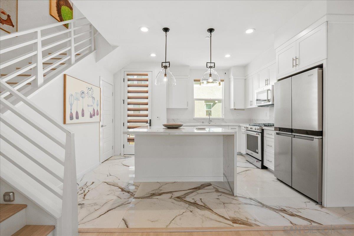 Detail Gallery Image 16 of 28 For 10422  Adamson Way, San Diego,  CA 92126 - 3 Beds | 3/1 Baths