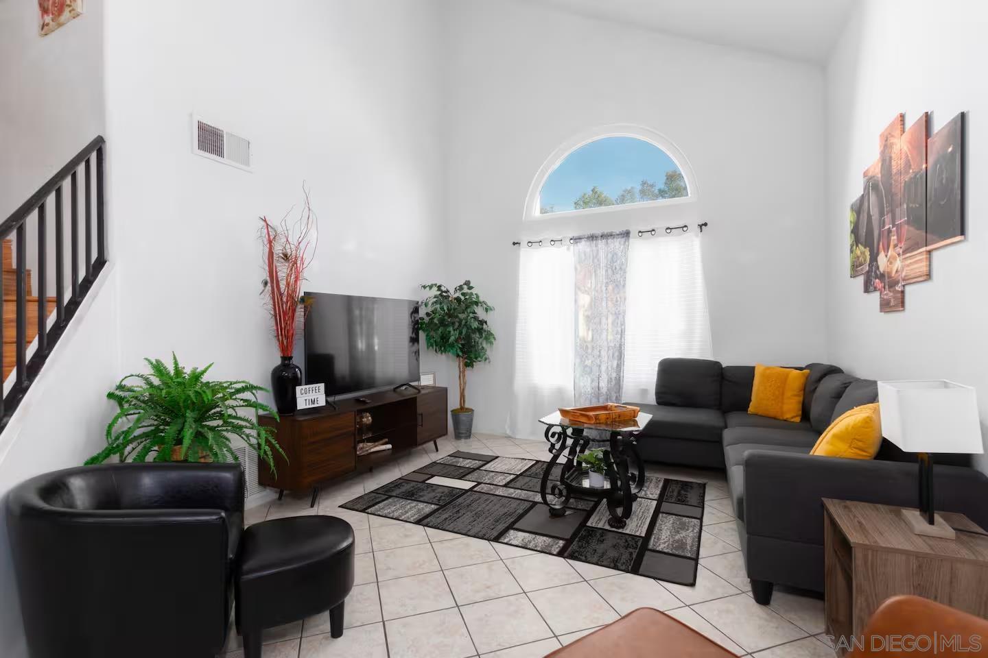 Detail Gallery Image 4 of 37 For 24643  Leafwood Dr, Murrieta,  CA 92562 - 5 Beds | 3 Baths