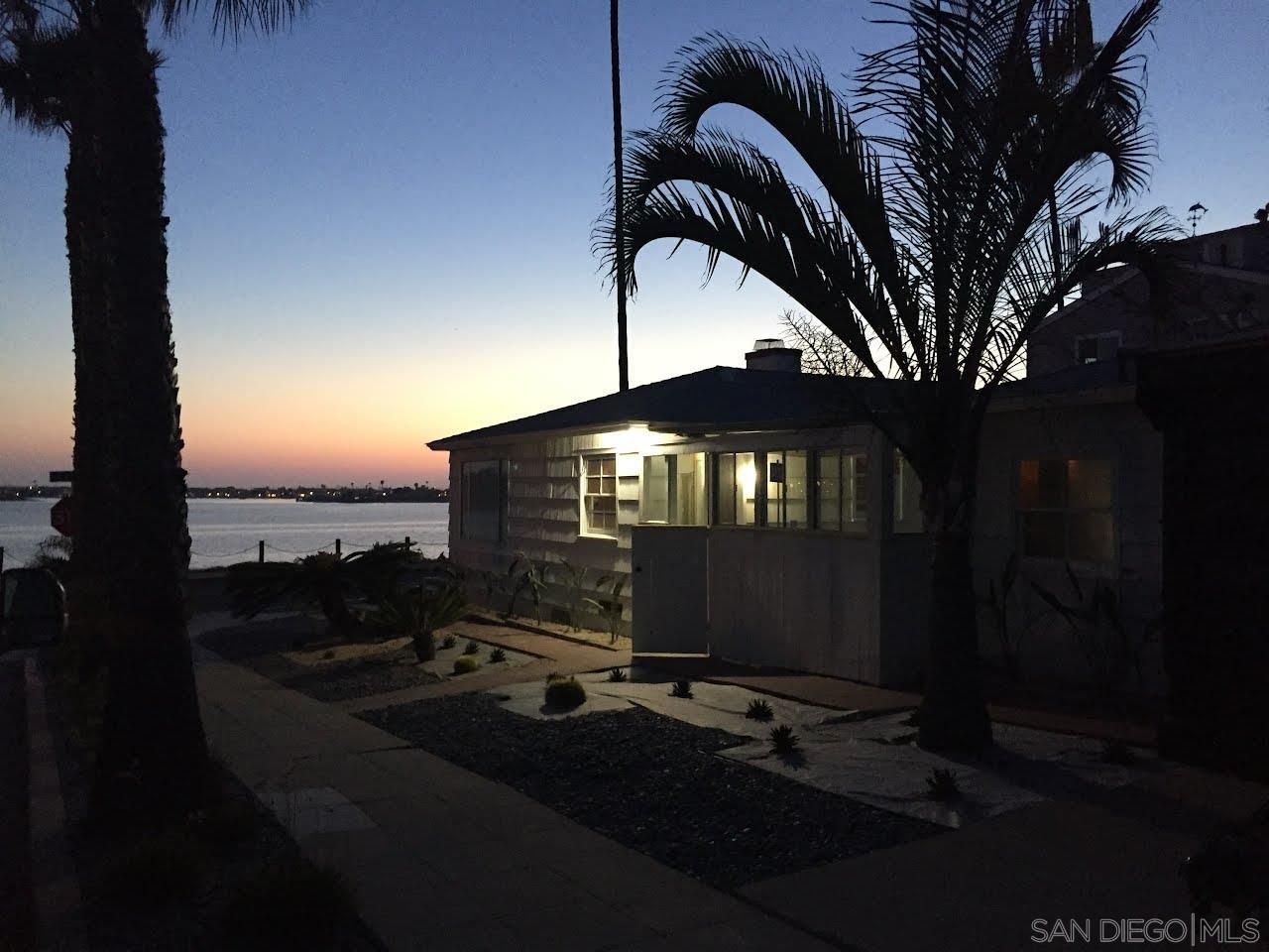 Detail Gallery Image 6 of 36 For 3403  Riviera, San Diego,  CA 92109 - 4 Beds | 2 Baths