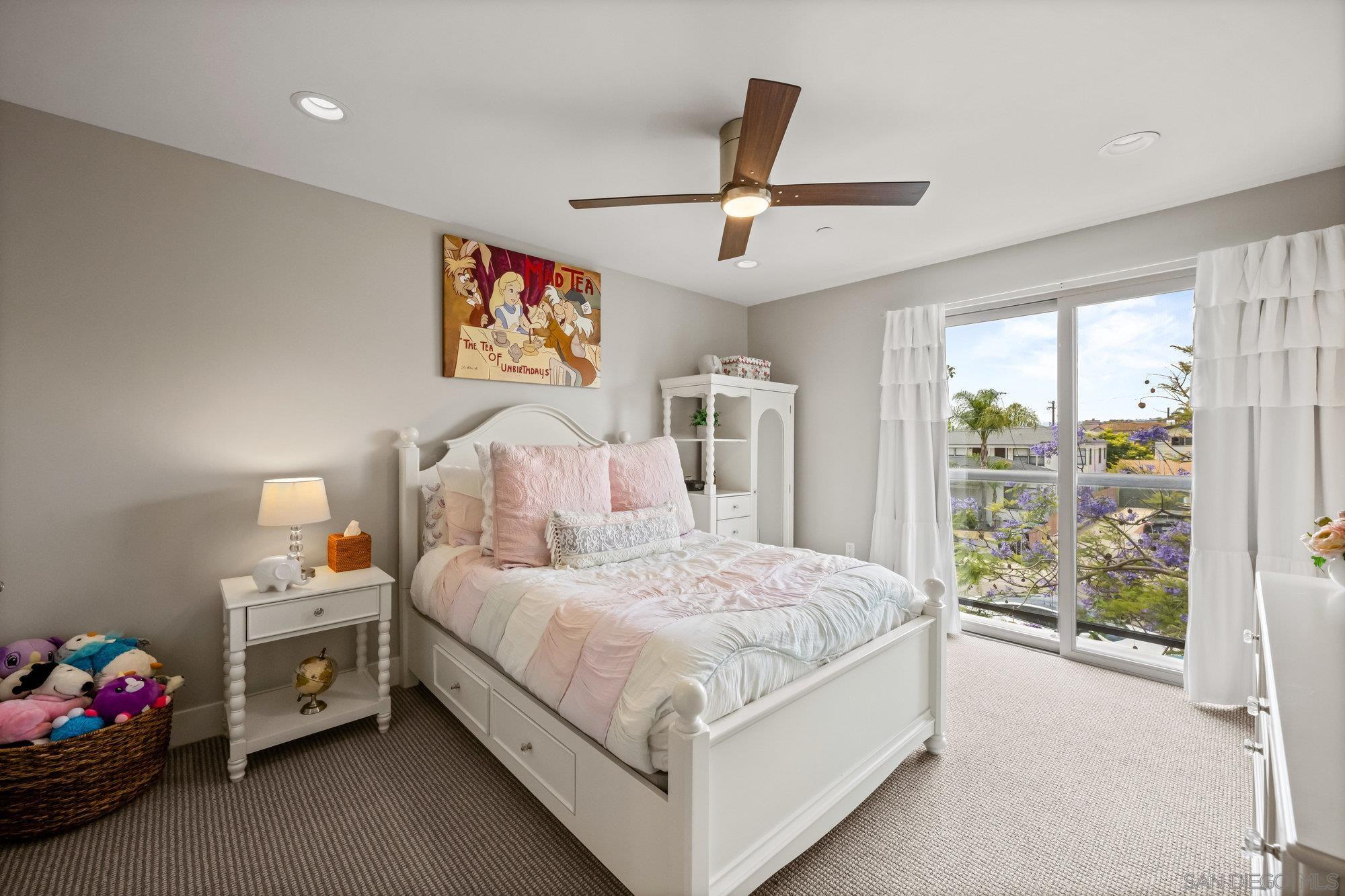 Detail Gallery Image 16 of 30 For 3030  Jarvis St  #2,  San Diego,  CA 92106 - 3 Beds | 3/1 Baths