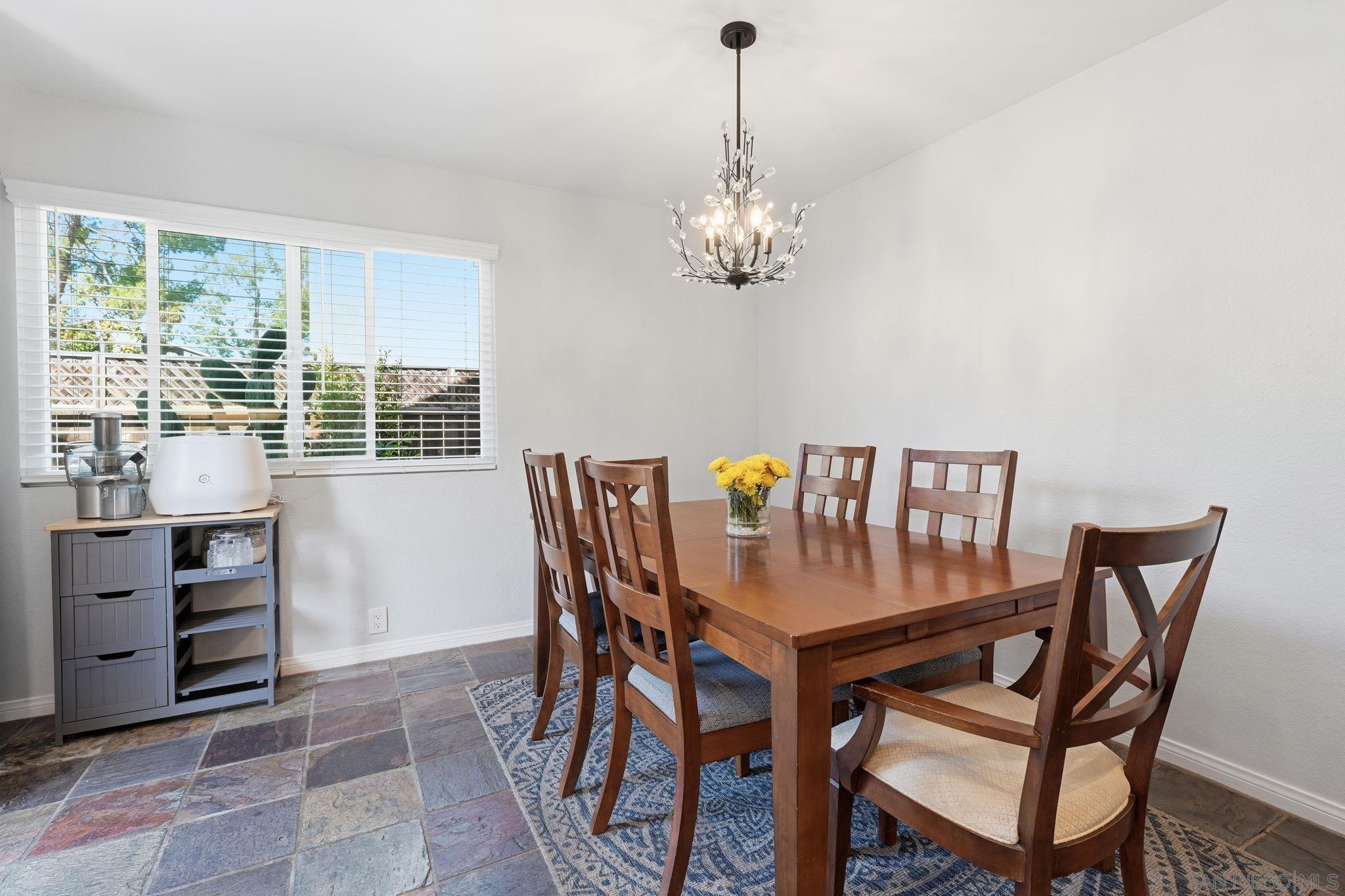 Detail Gallery Image 11 of 42 For 5282  Marigot Place, San Diego,  CA 92124 - 4 Beds | 2 Baths