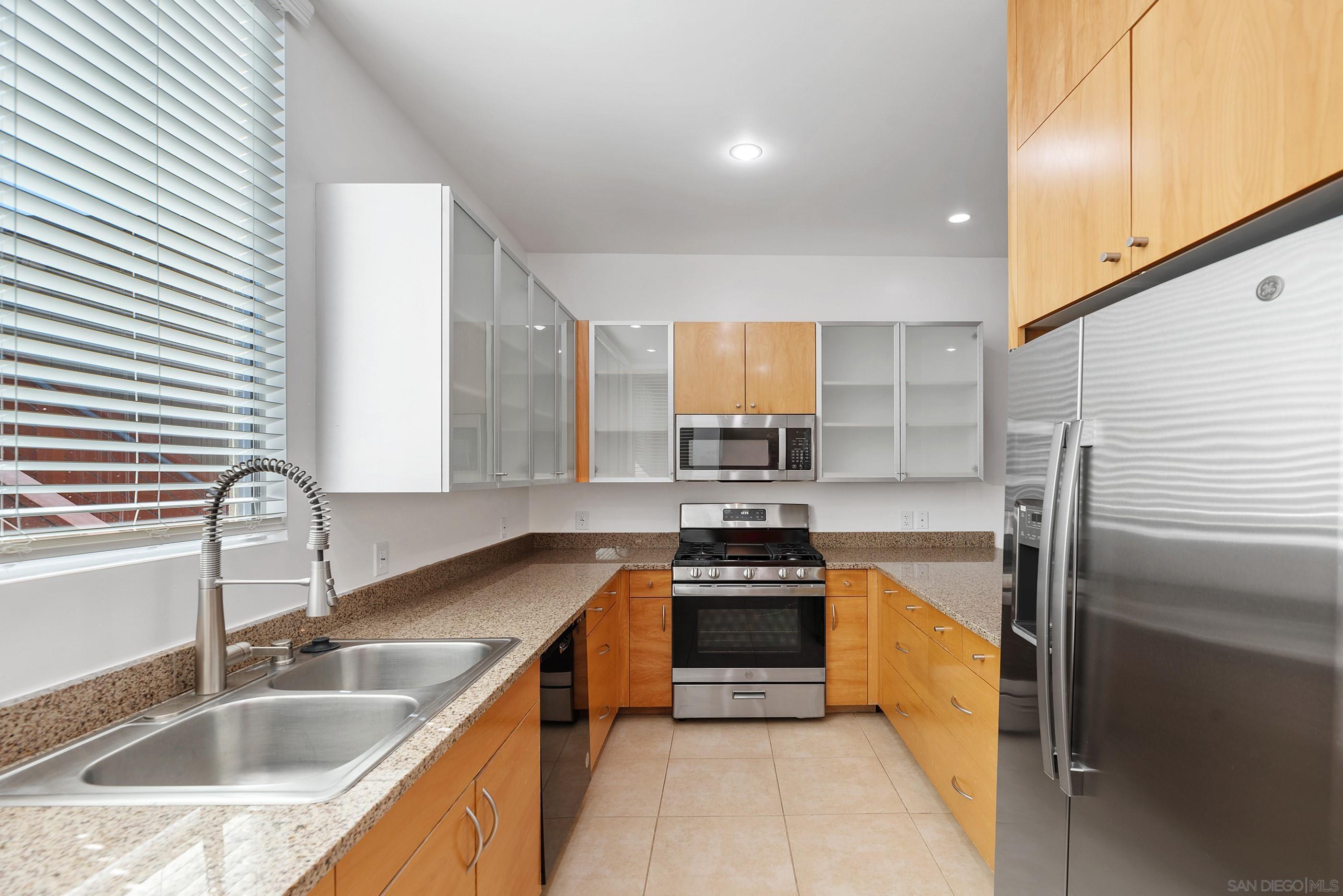 Detail Gallery Image 12 of 42 For 111  E Pennsylvania Ave, Escondido,  CA 92025 - 3 Beds | 3/1 Baths