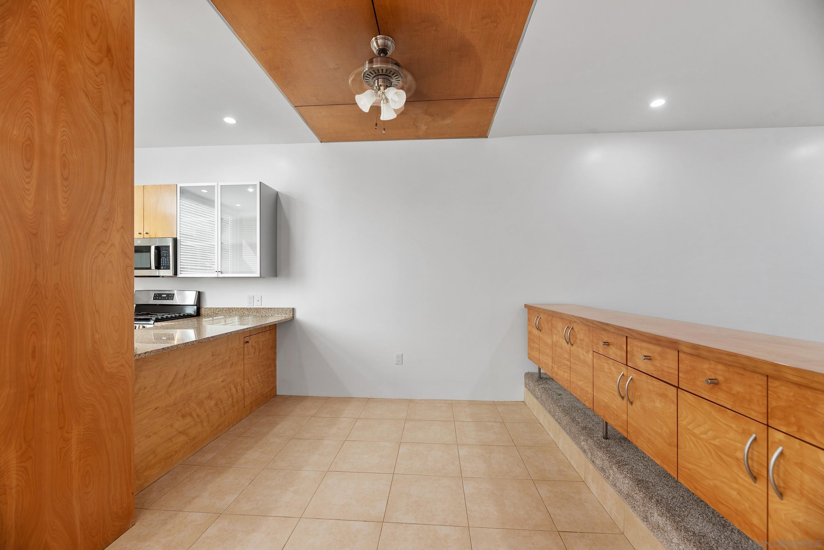 Detail Gallery Image 10 of 42 For 111  E Pennsylvania Ave, Escondido,  CA 92025 - 3 Beds | 3/1 Baths