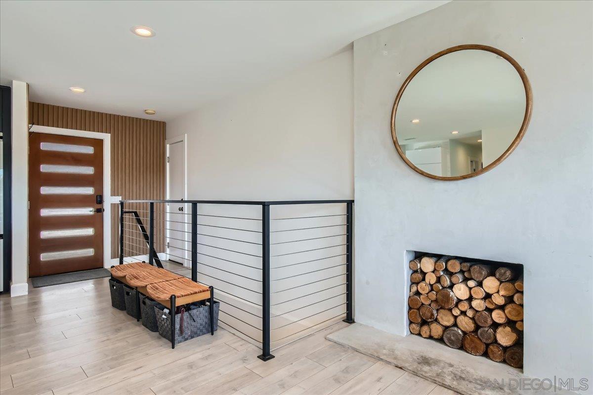 Detail Gallery Image 5 of 38 For 3503  Quimby, San Diego,  CA 92106 - 4 Beds | 3 Baths