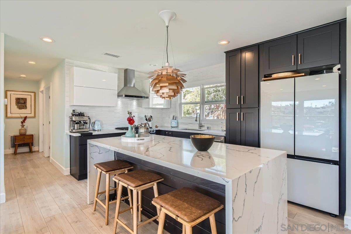 Detail Gallery Image 7 of 38 For 3503  Quimby, San Diego,  CA 92106 - 4 Beds | 3 Baths