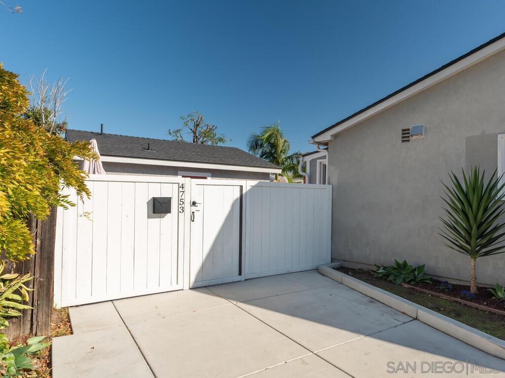 Detail Gallery Image 33 of 47 For 4751  Altadena Ave, San Diego,  CA 92115 - 4 Beds | 2 Baths