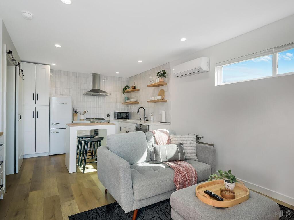 Detail Gallery Image 36 of 47 For 4751  Altadena Ave, San Diego,  CA 92115 - 4 Beds | 2 Baths