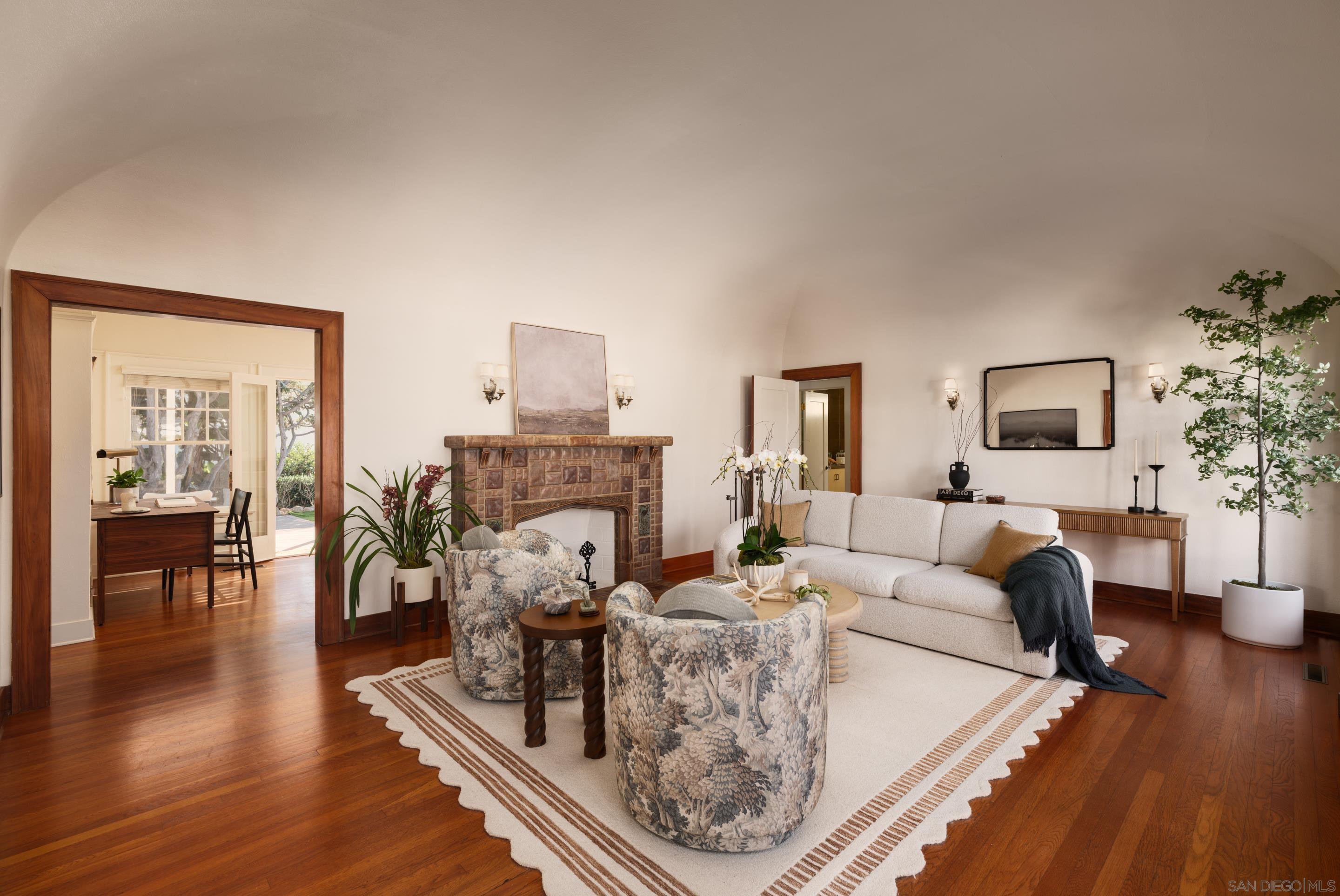 Detail Gallery Image 2 of 42 For 1405  Torrance Street, San Diego,  CA 92103 - 3 Beds | 2 Baths