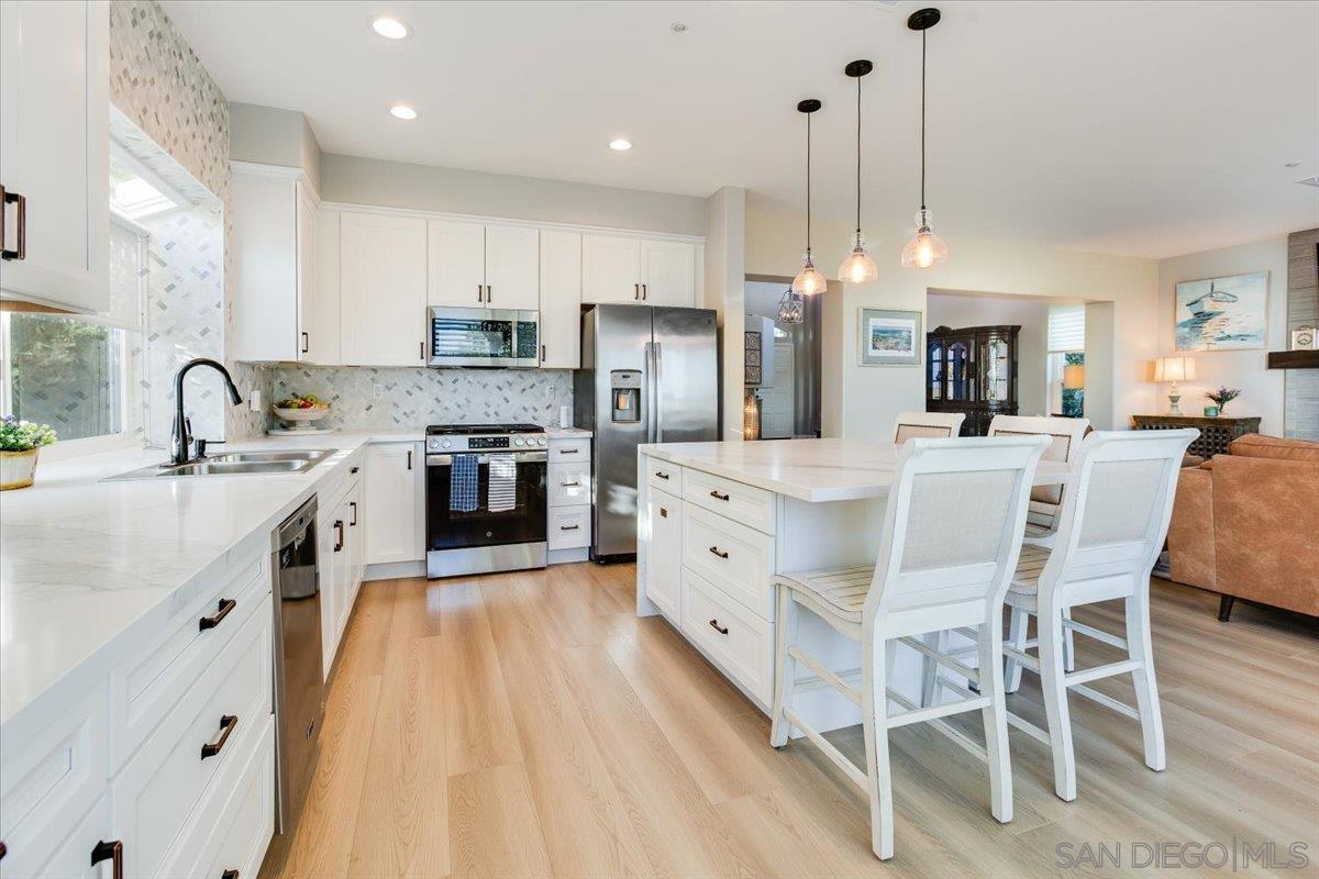 Detail Gallery Image 10 of 63 For 2451  Country View Gln, Escondido,  CA 92026 - 5 Beds | 3 Baths