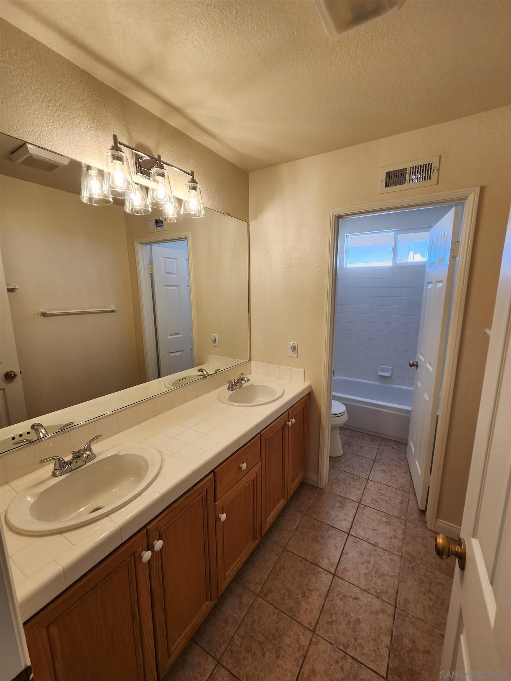 Detail Gallery Image 13 of 25 For 10552  Canberra Ct., San Diego,  CA 92127 - 6 Beds | 3 Baths