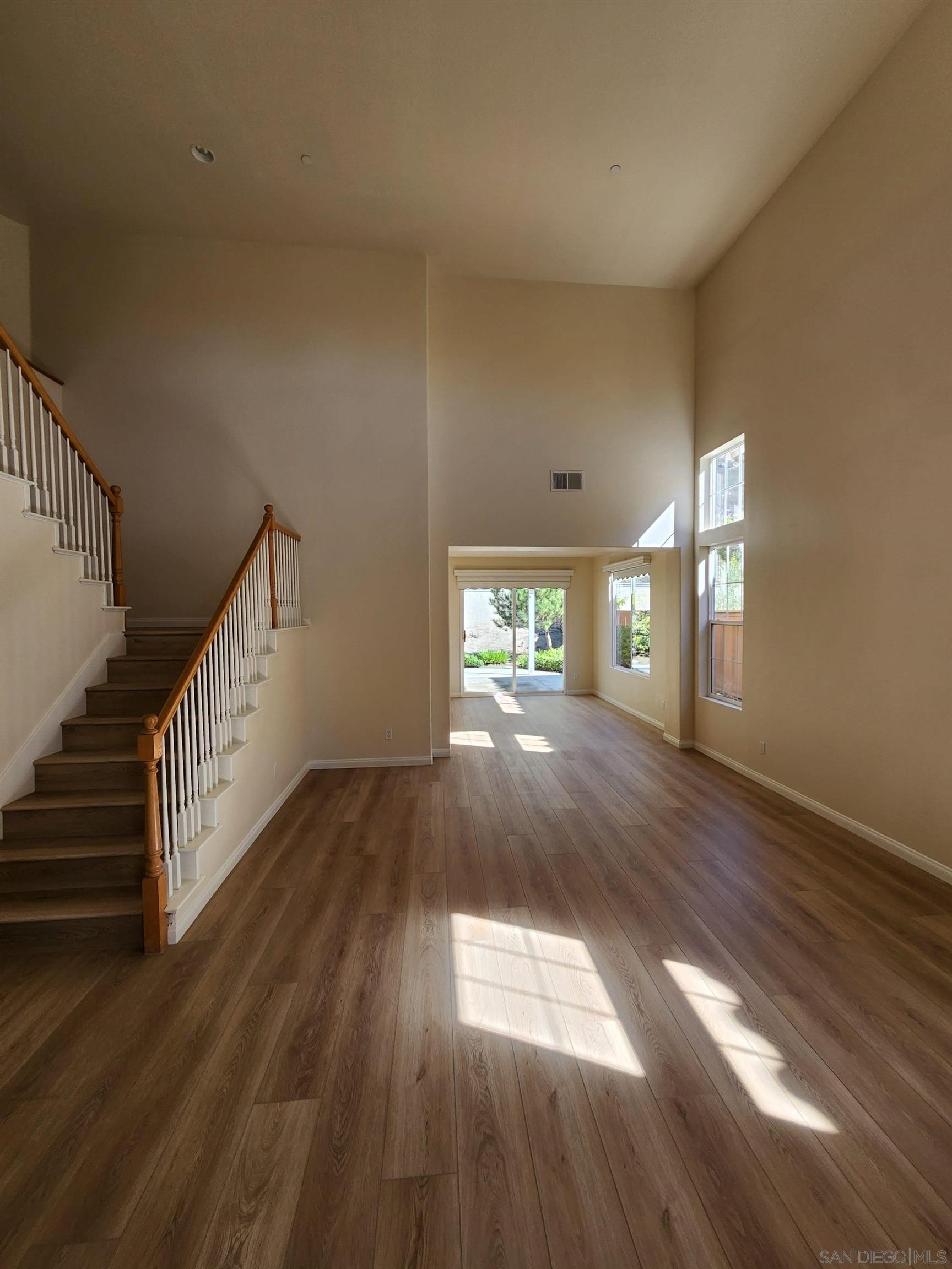 Detail Gallery Image 3 of 25 For 10552  Canberra Ct., San Diego,  CA 92127 - 6 Beds | 3 Baths