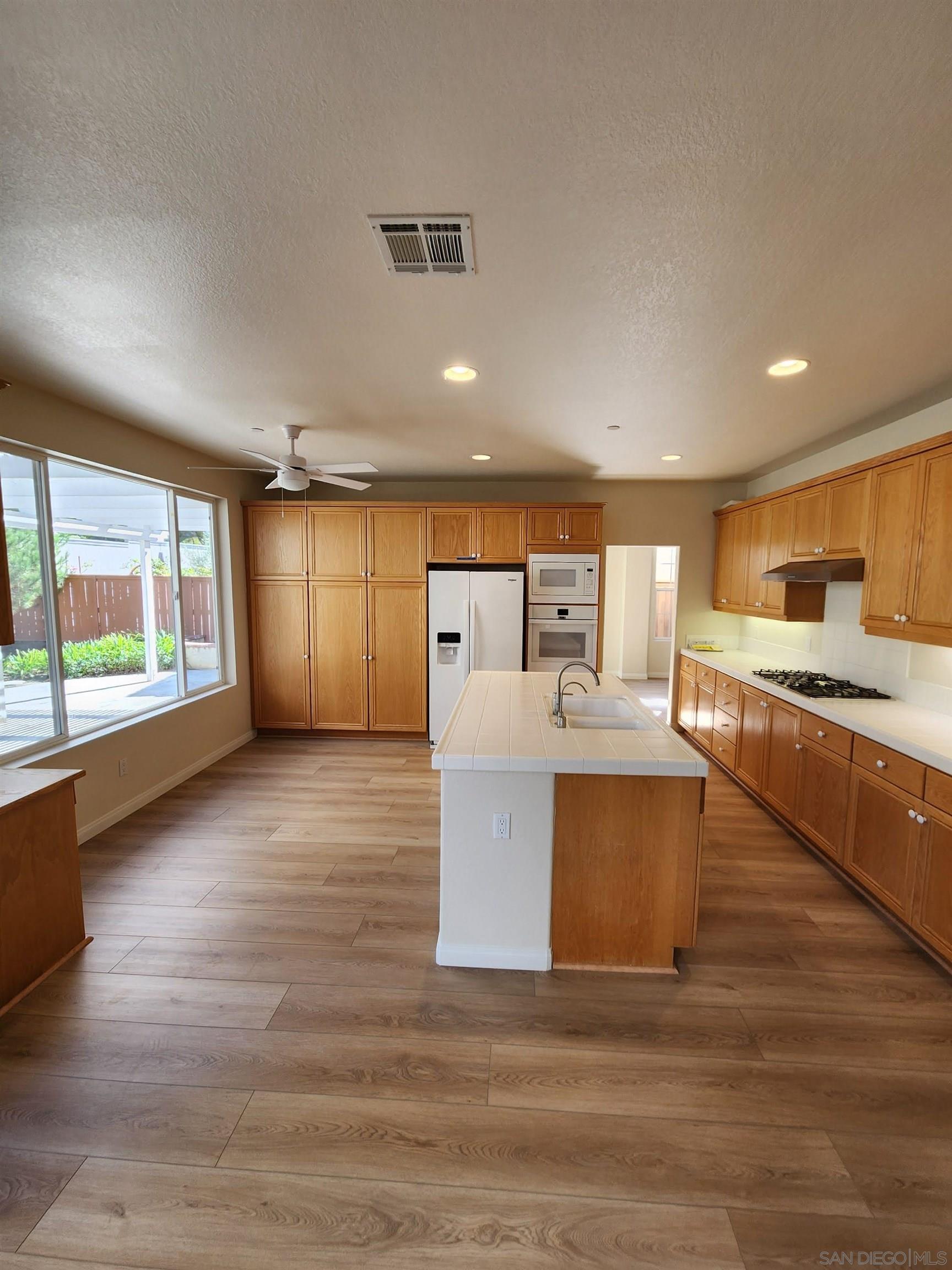 Detail Gallery Image 6 of 25 For 10552  Canberra Ct., San Diego,  CA 92127 - 6 Beds | 3 Baths