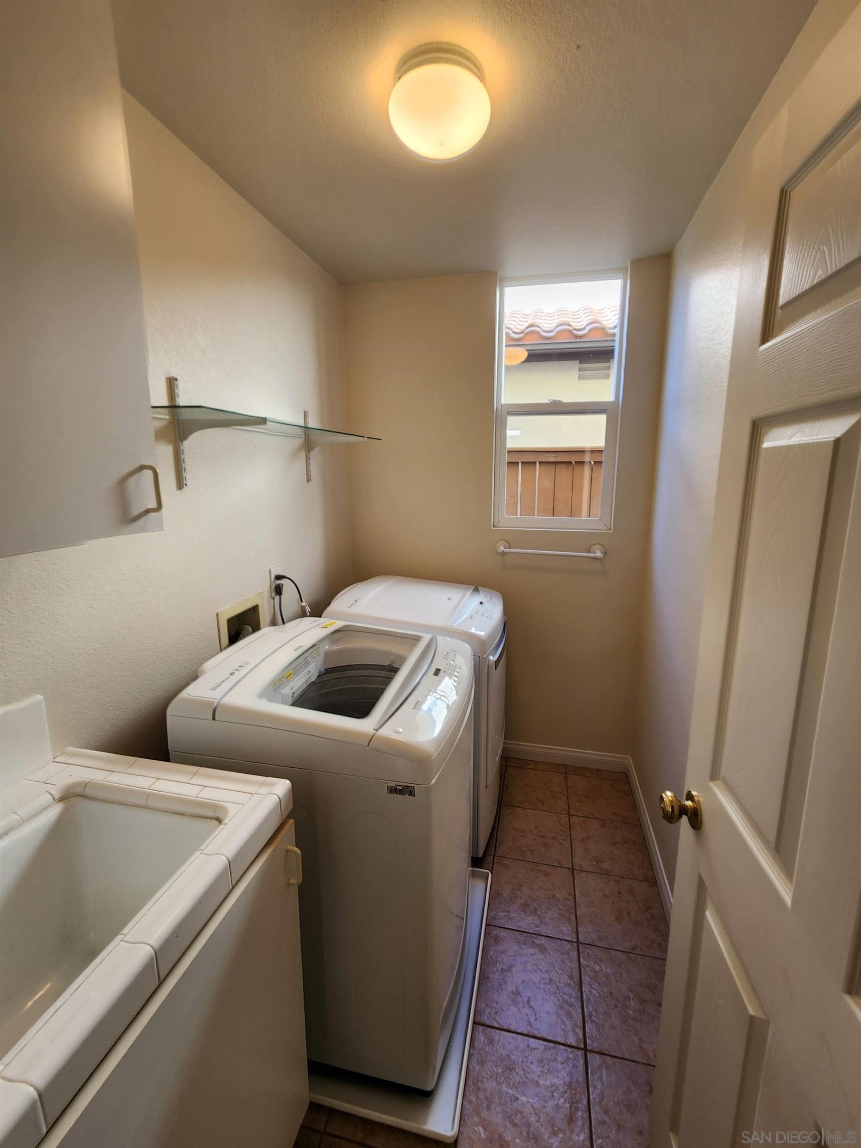 Detail Gallery Image 10 of 25 For 10552  Canberra Ct., San Diego,  CA 92127 - 6 Beds | 3 Baths