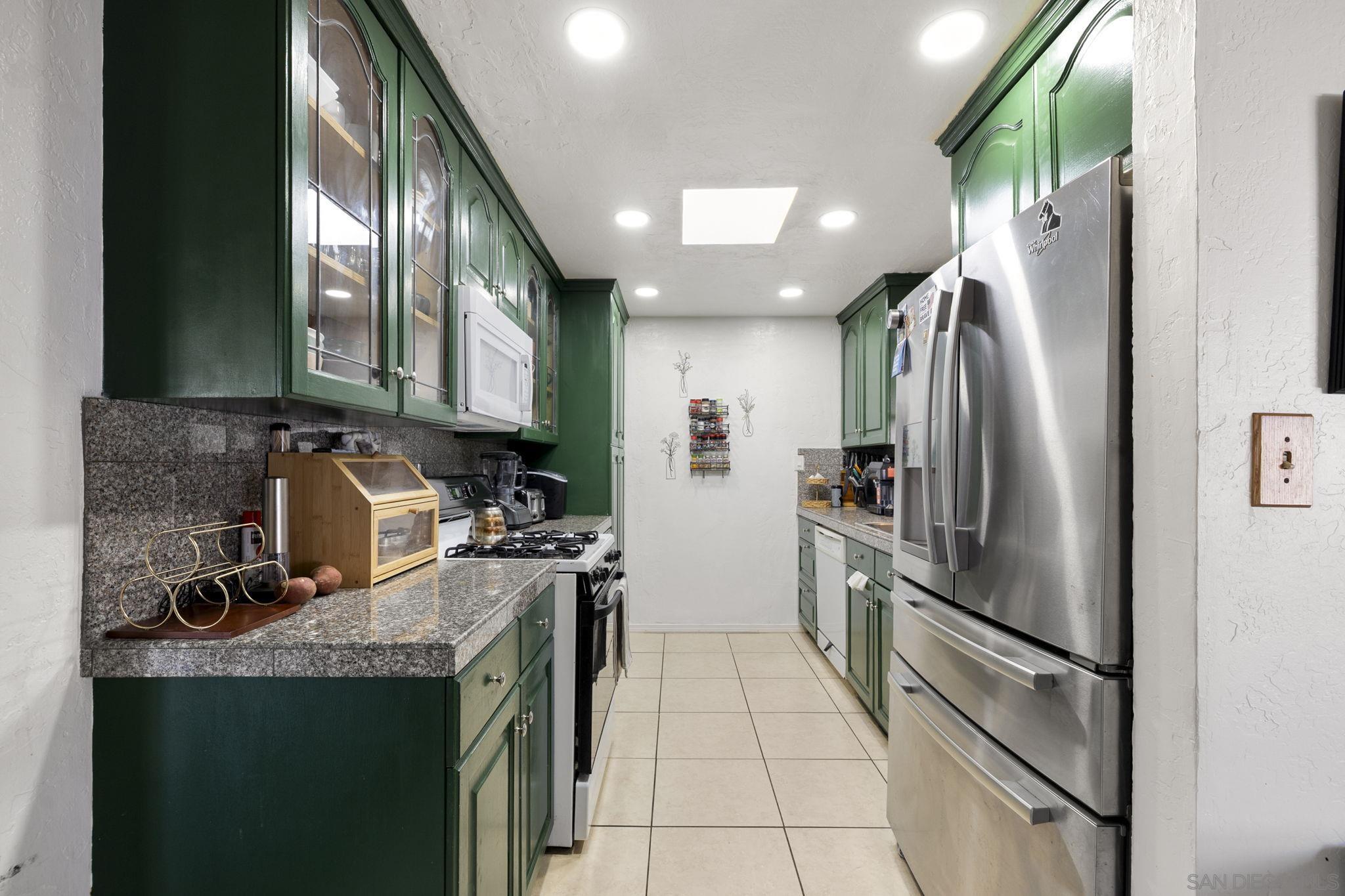 Detail Gallery Image 20 of 43 For 985  Fern Ave, Imperial Beach,  CA 91932 - 4 Beds | 2 Baths