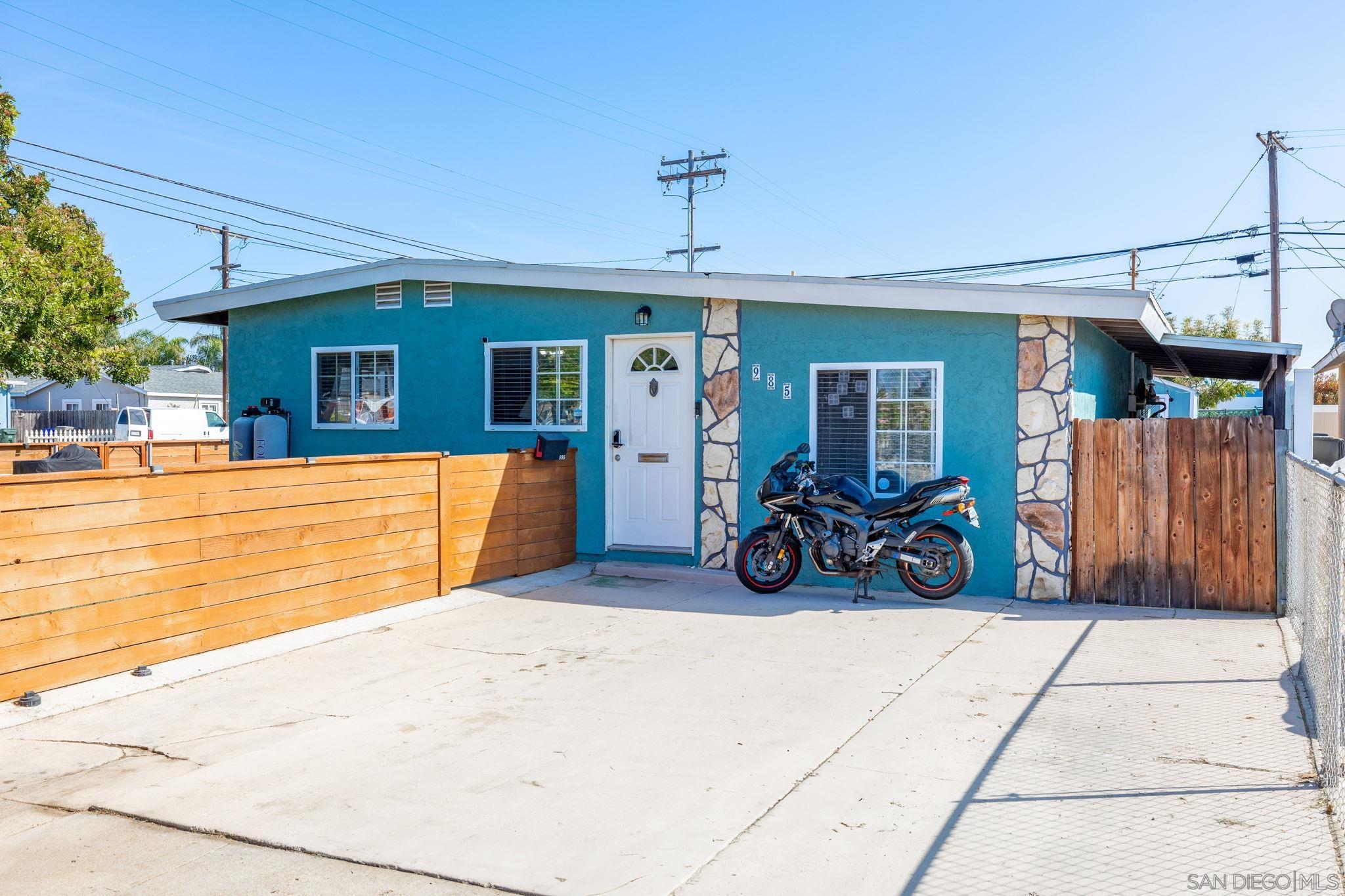 Detail Gallery Image 3 of 43 For 985  Fern Ave, Imperial Beach,  CA 91932 - 4 Beds | 2 Baths