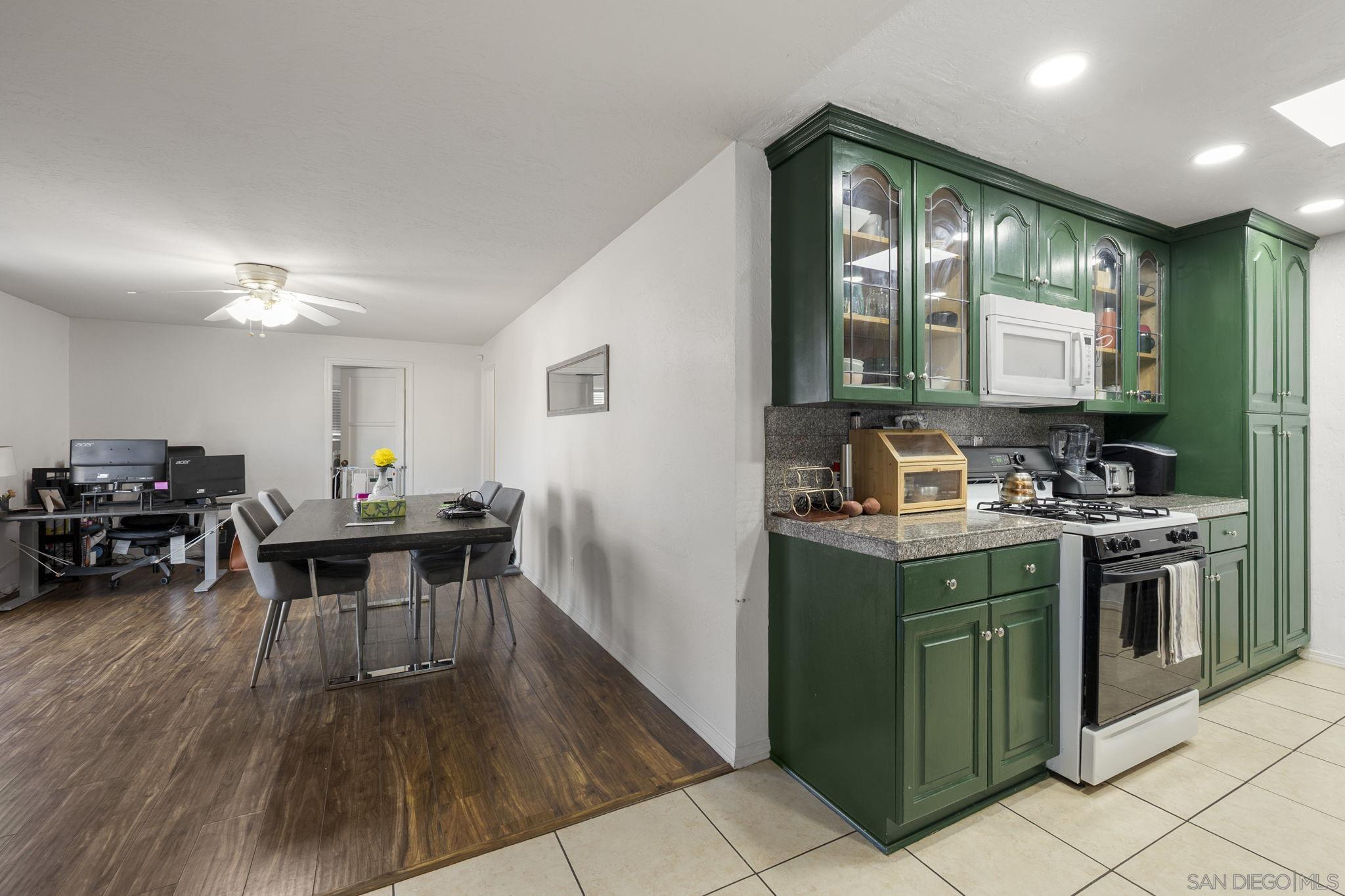 Detail Gallery Image 25 of 43 For 985  Fern Ave, Imperial Beach,  CA 91932 - 4 Beds | 2 Baths