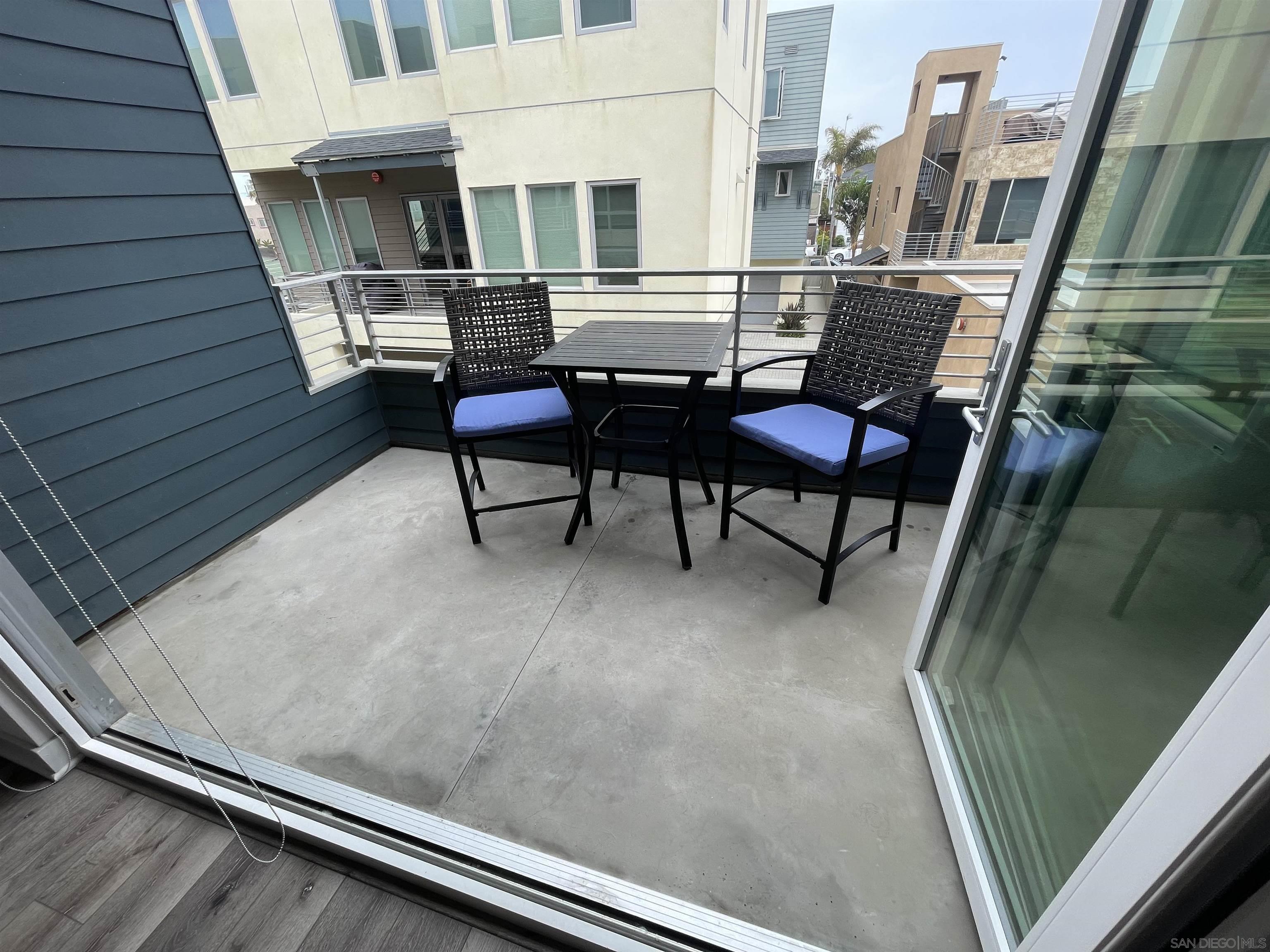 Detail Gallery Image 13 of 32 For 100  Evergreen Ave  2, Imperial Beach,  CA 91932 - 2 Beds | 2/1 Baths