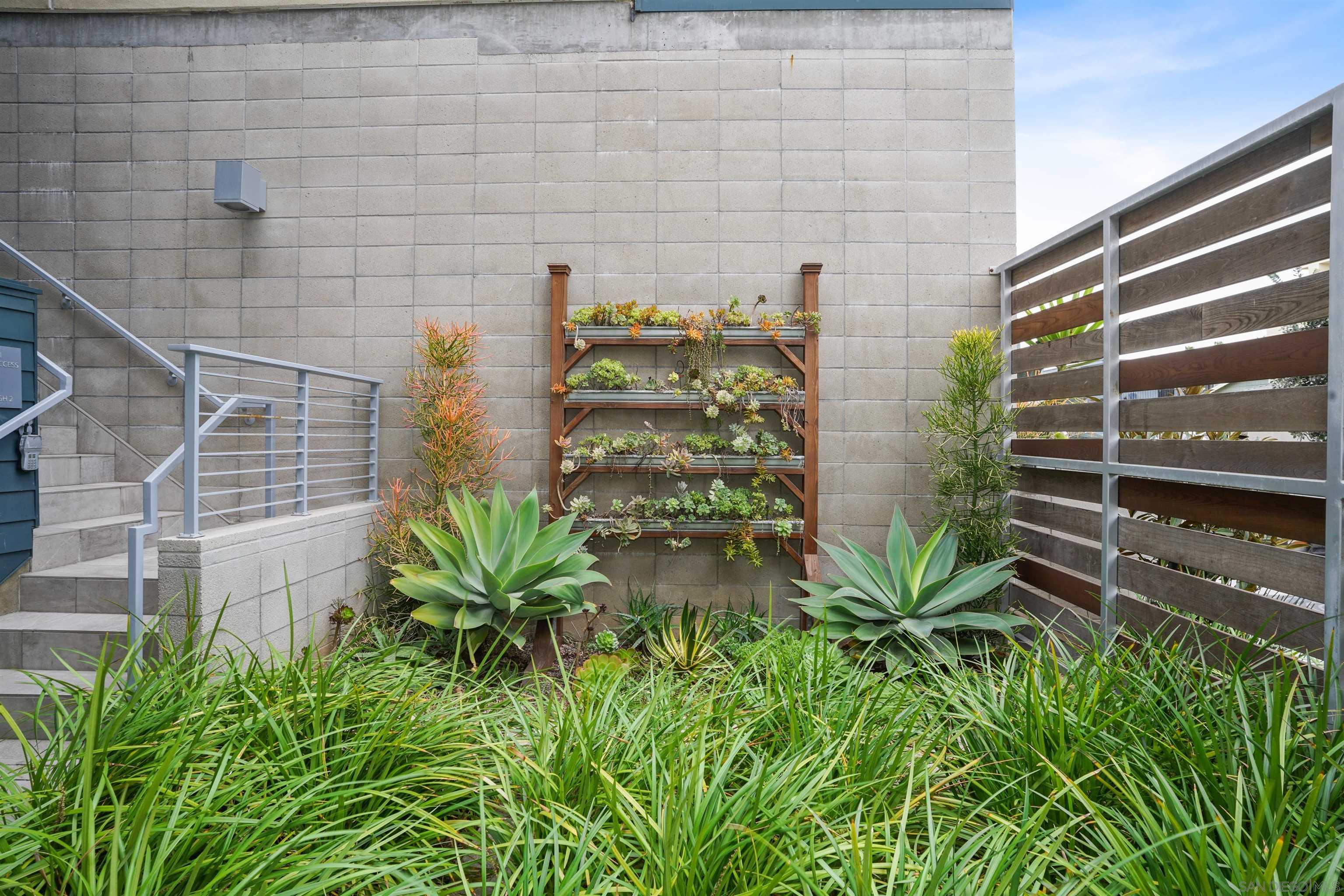 Detail Gallery Image 30 of 32 For 100  Evergreen Ave  2, Imperial Beach,  CA 91932 - 2 Beds | 2/1 Baths