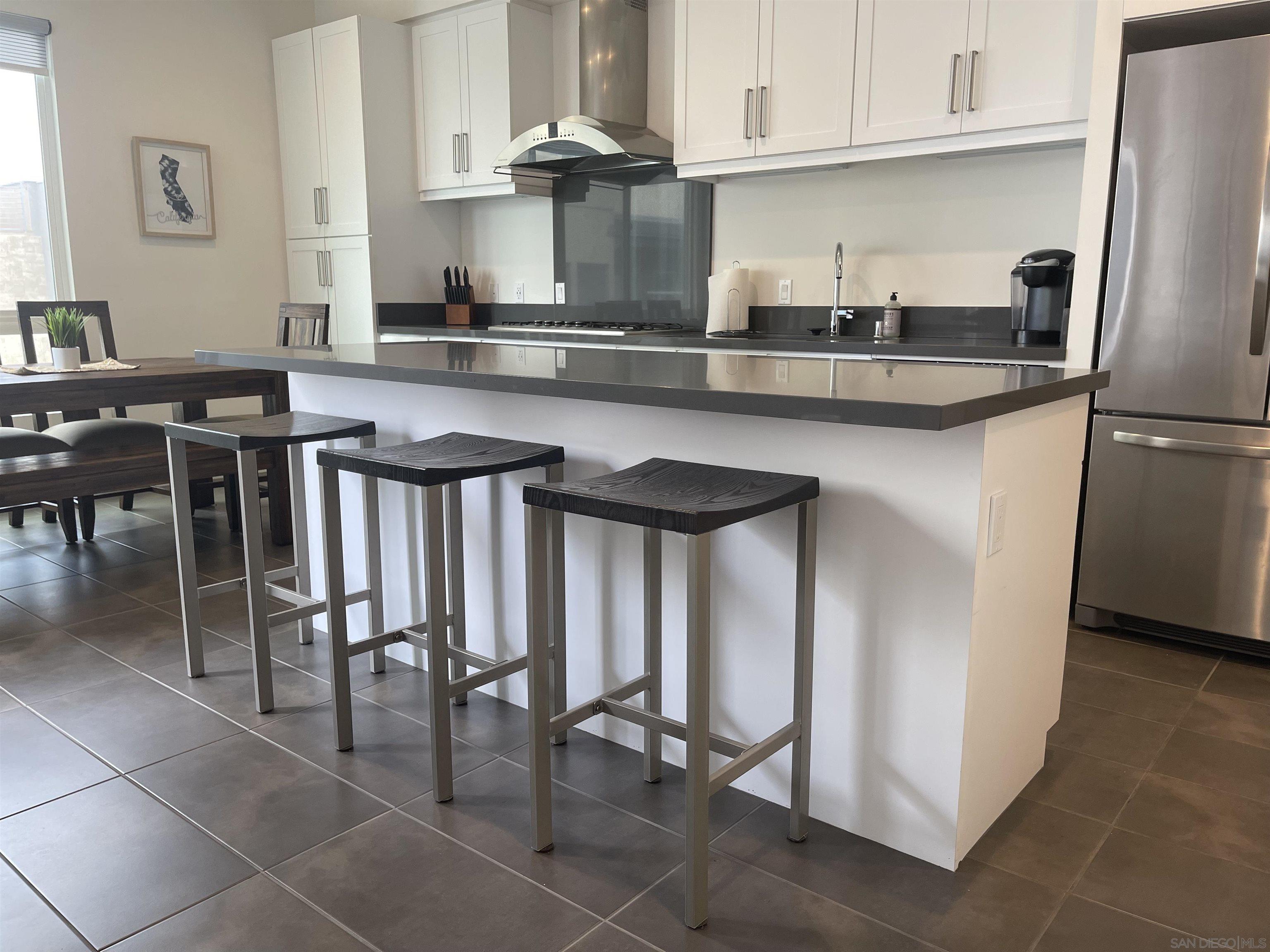 Detail Gallery Image 5 of 32 For 100  Evergreen Ave  2, Imperial Beach,  CA 91932 - 2 Beds | 2/1 Baths