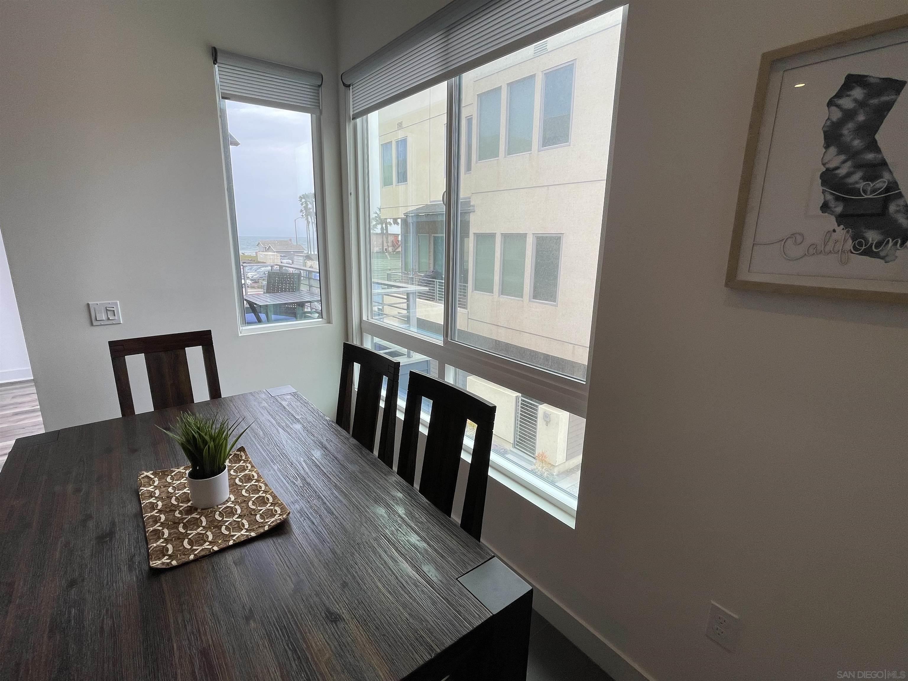 Detail Gallery Image 7 of 32 For 100  Evergreen Ave  2, Imperial Beach,  CA 91932 - 2 Beds | 2/1 Baths