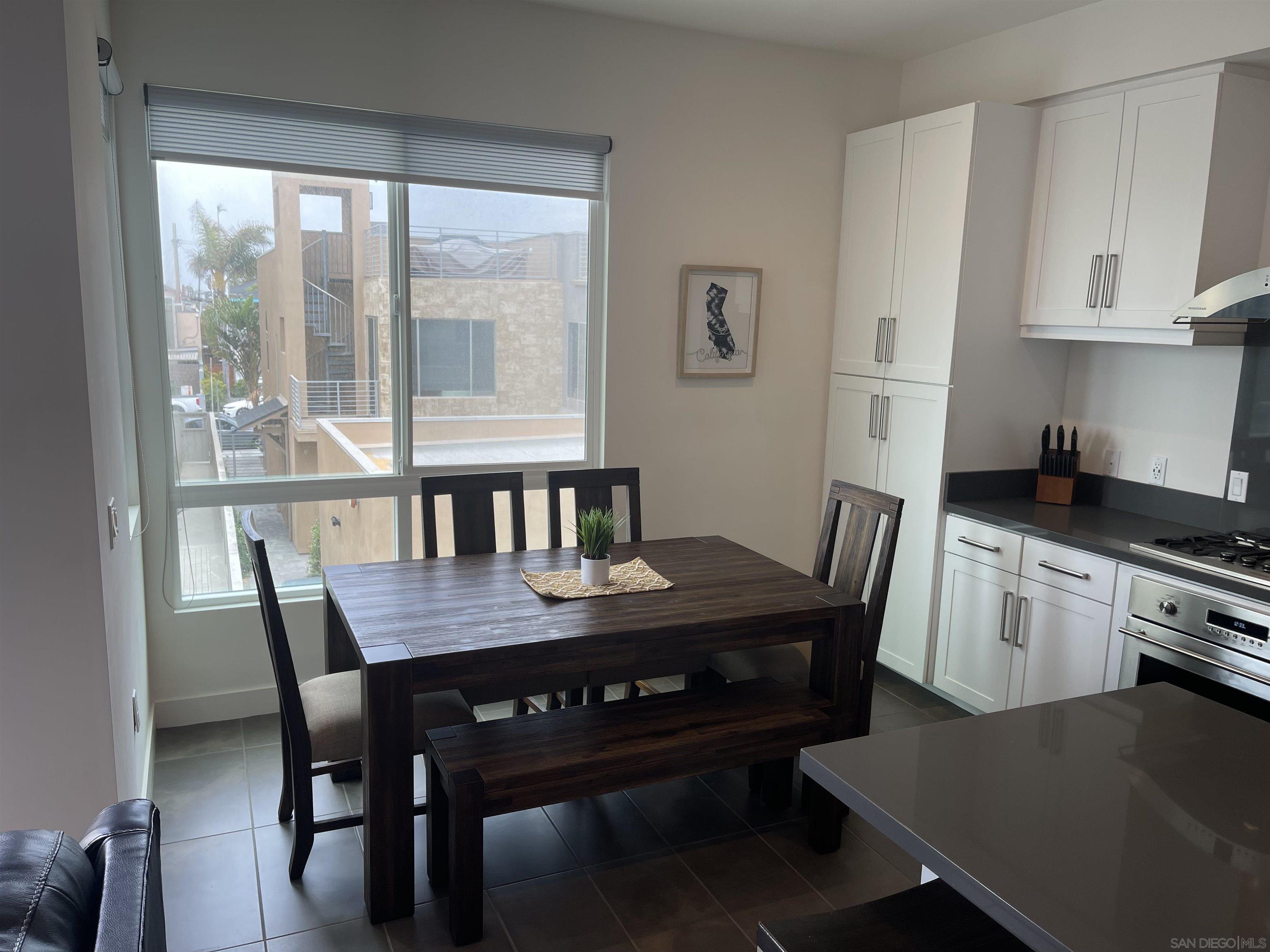 Detail Gallery Image 8 of 32 For 100  Evergreen Ave  2, Imperial Beach,  CA 91932 - 2 Beds | 2/1 Baths