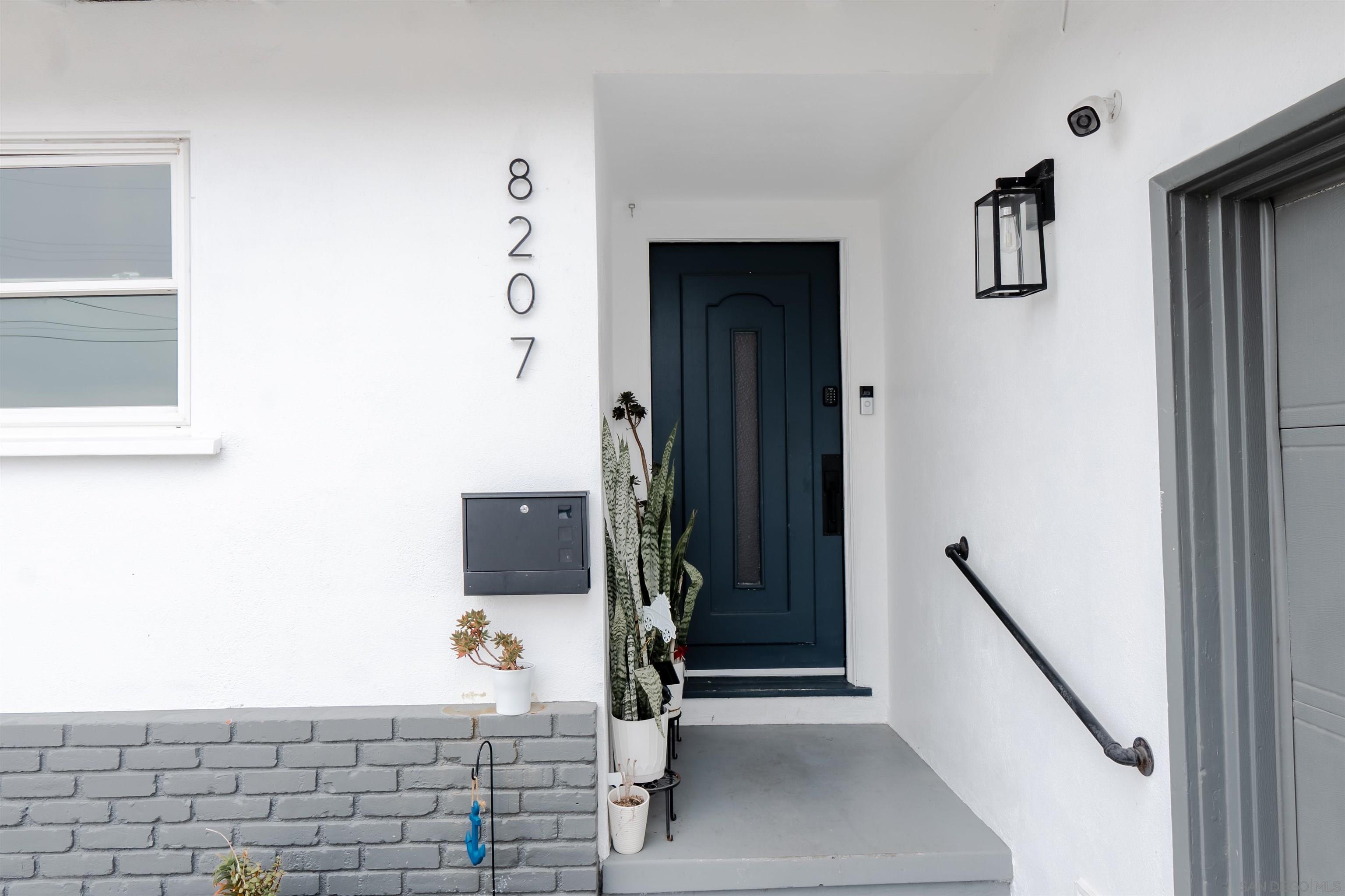 Detail Gallery Image 5 of 35 For 8207  Dorchester St, Spring Valley,  CA 91977 - 3 Beds | 2 Baths