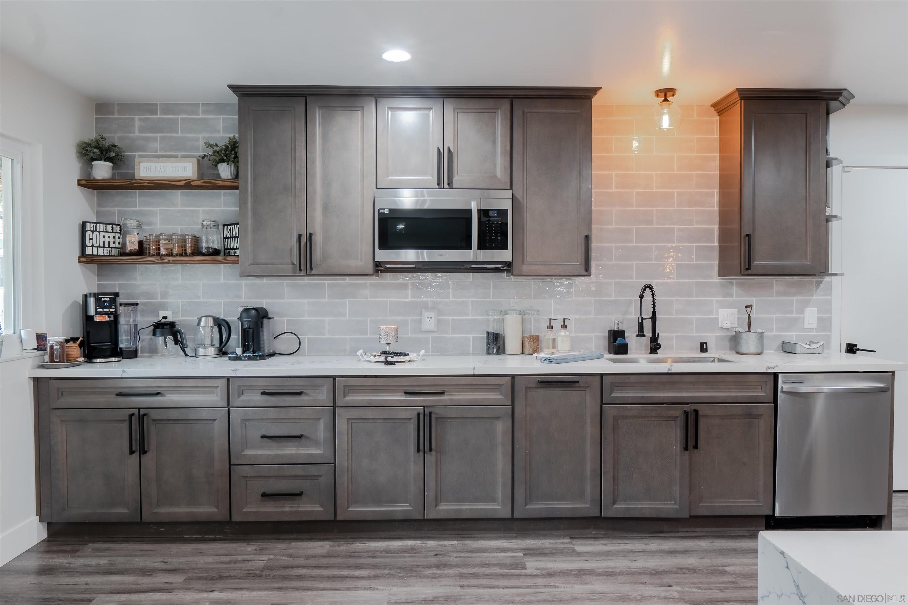 Detail Gallery Image 6 of 35 For 8207  Dorchester St, Spring Valley,  CA 91977 - 3 Beds | 2 Baths