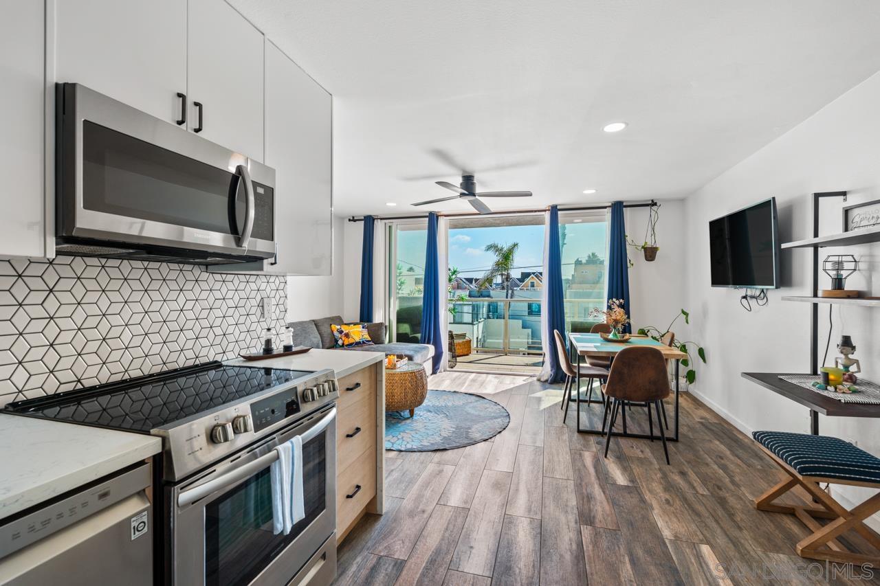 Front Image Thumbnail for SD250042741