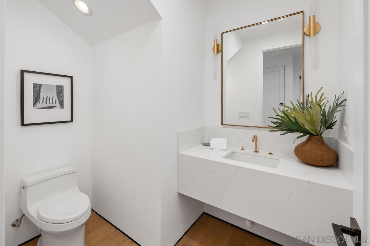 Detail Gallery Image 12 of 17 For 806  Hygeia, Encinitas,  CA 92024 - 5 Beds | 4/1 Baths