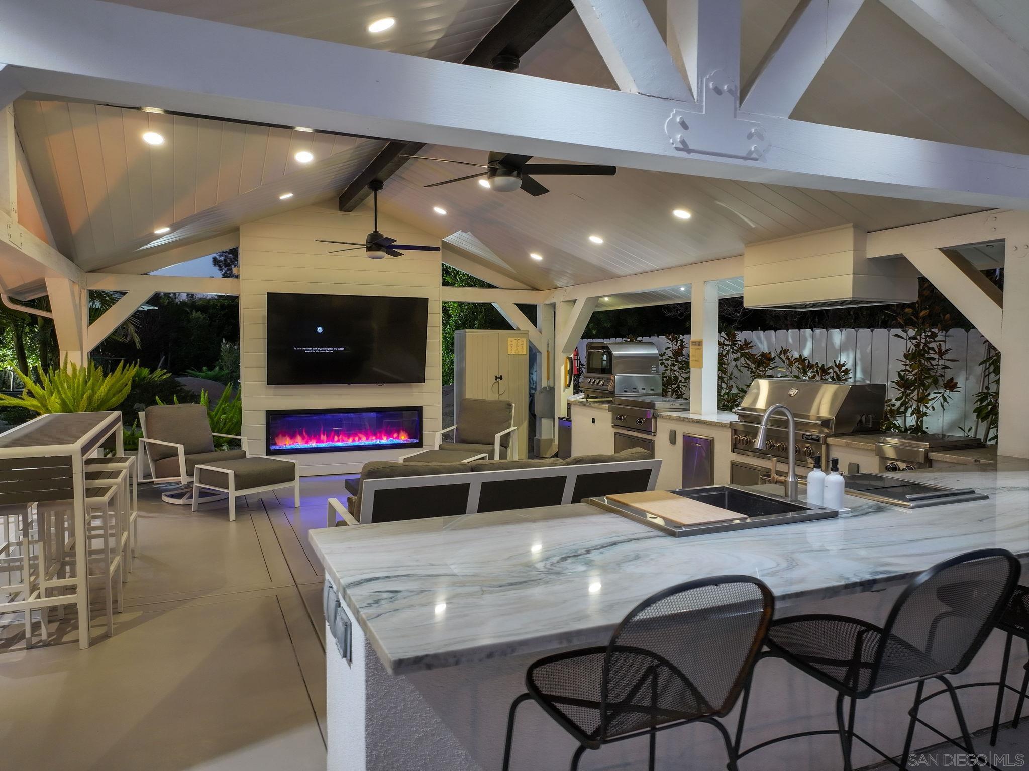 Detail Gallery Image 18 of 58 For 10732  Fuerte Dr, La Mesa,  CA 91941 - 5 Beds | 4/1 Baths