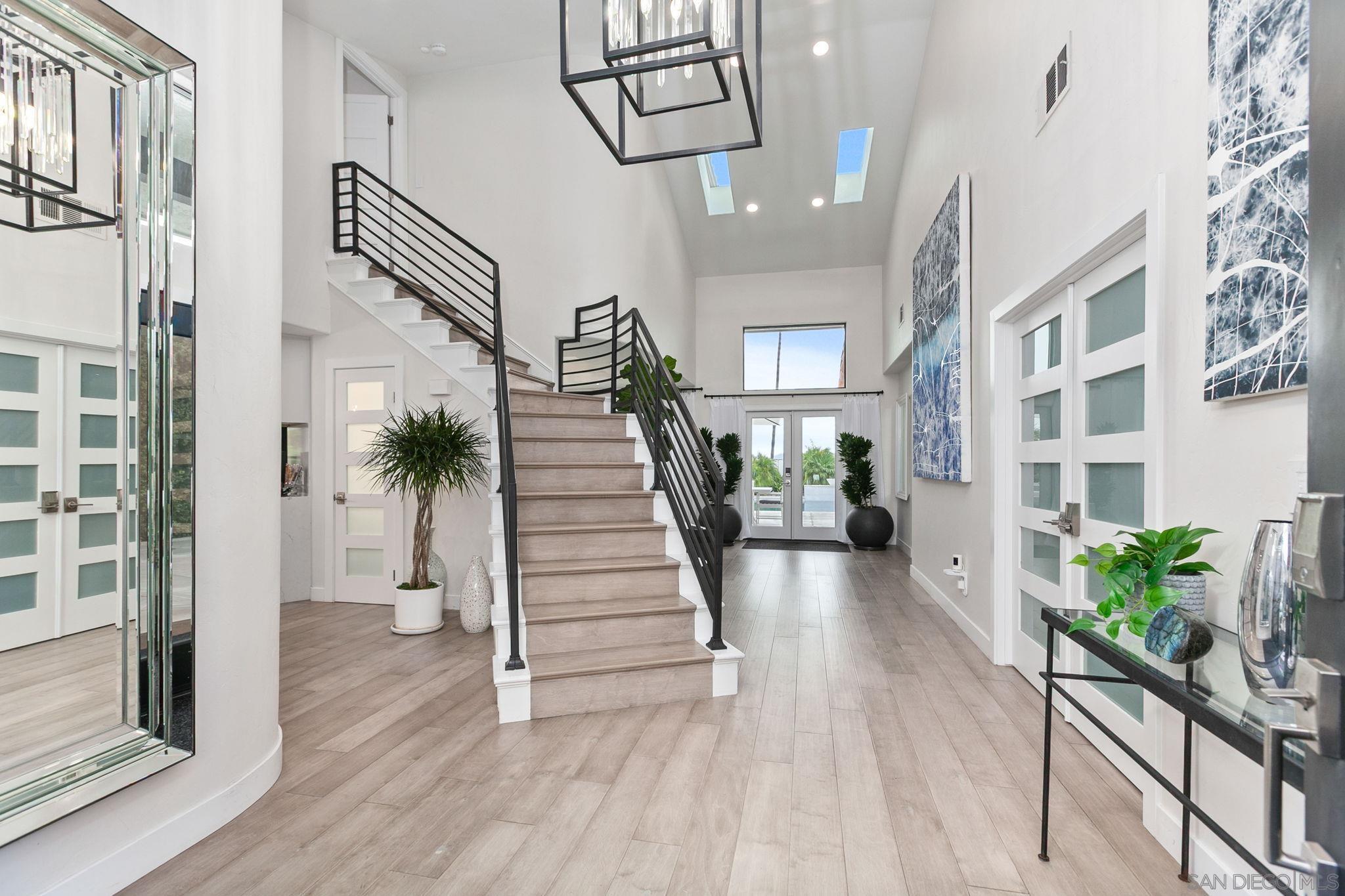 Detail Gallery Image 35 of 58 For 10732  Fuerte Dr, La Mesa,  CA 91941 - 5 Beds | 4/1 Baths