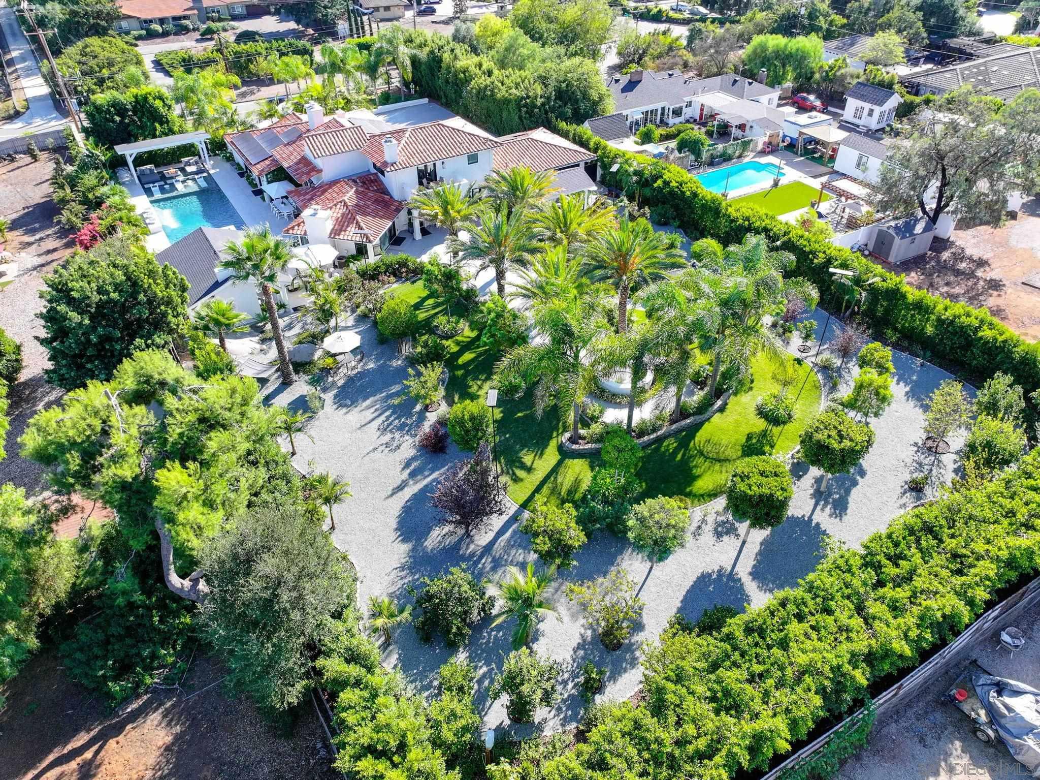 Detail Gallery Image 9 of 58 For 10732  Fuerte Dr, La Mesa,  CA 91941 - 5 Beds | 4/1 Baths