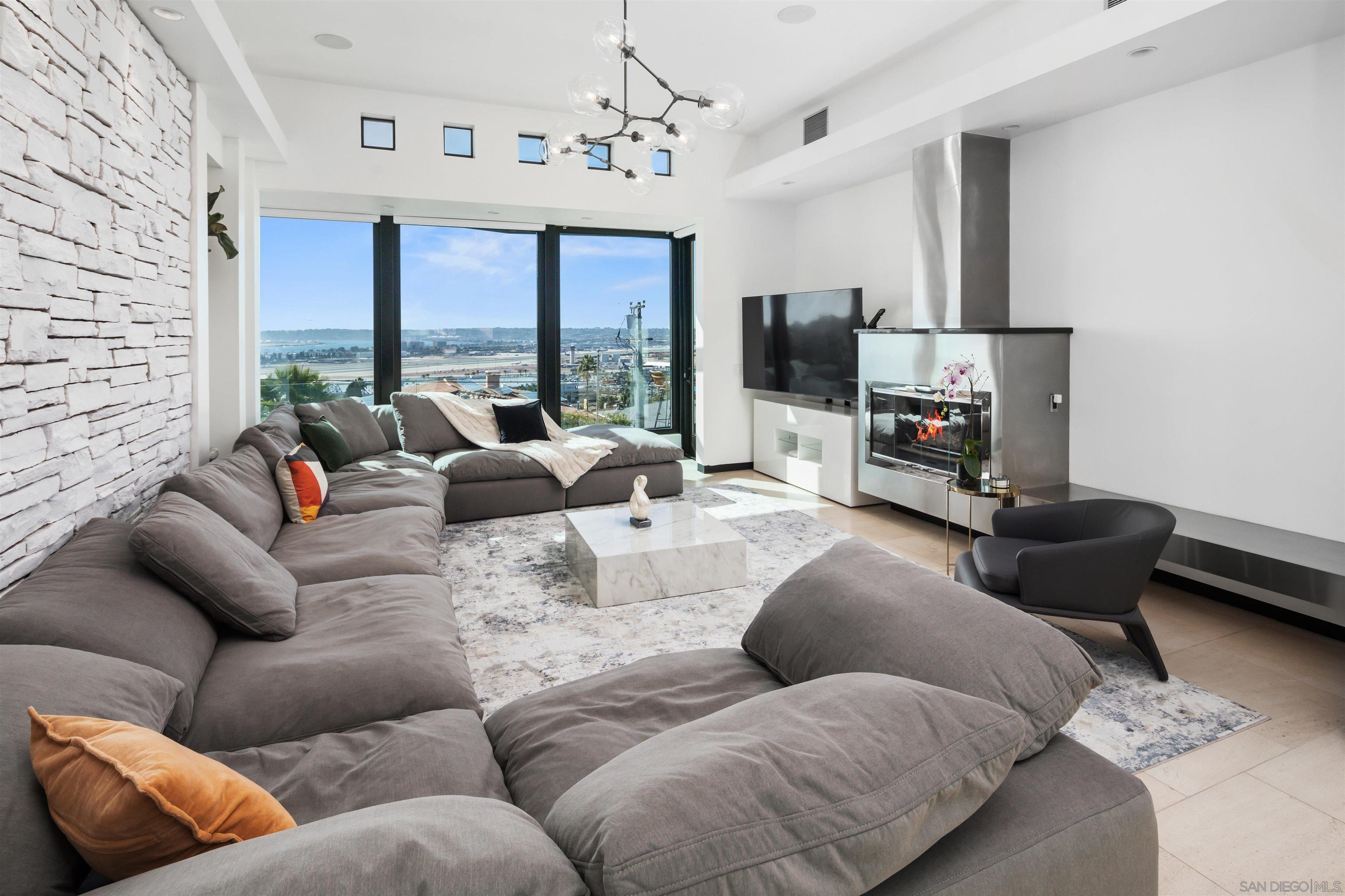 Detail Gallery Image 4 of 75 For 3515  Union St, San Diego,  CA 92103 - 4 Beds | 3/1 Baths