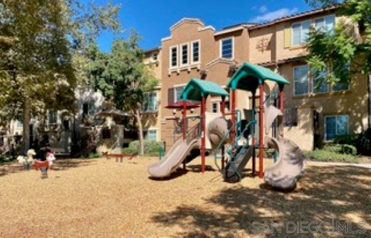 Detail Gallery Image 2 of 32 For 9965  Watergum Trail, Santee,  CA 92071 - 4 Beds | 3/1 Baths