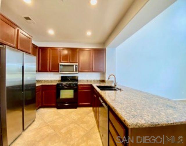 Detail Gallery Image 11 of 32 For 9965  Watergum Trail, Santee,  CA 92071 - 4 Beds | 3/1 Baths