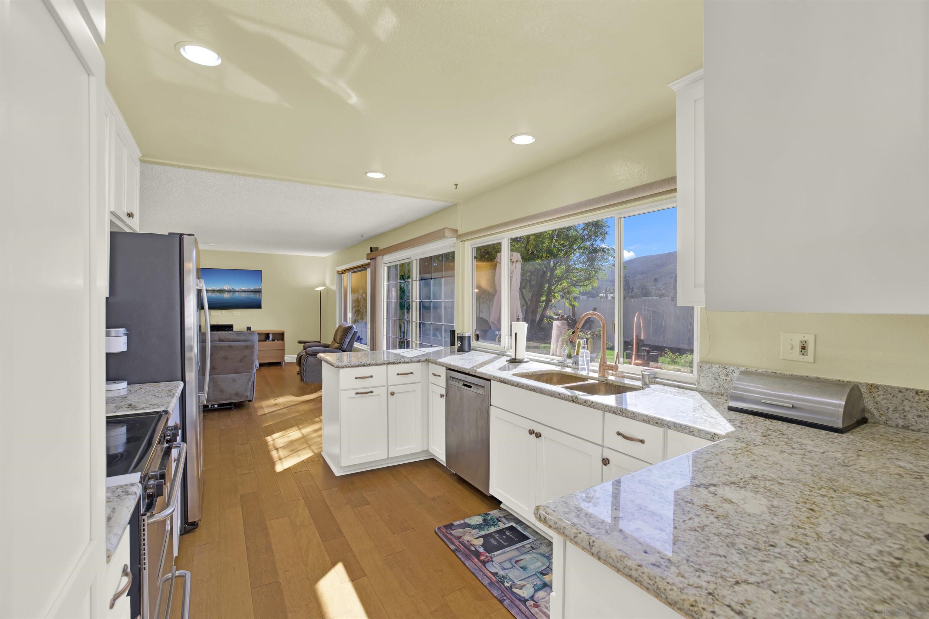 Detail Gallery Image 5 of 32 For 11048  Carlota St, San Diego,  CA 92129 - 4 Beds | 2/1 Baths
